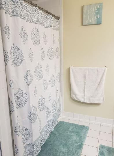 Waterproof Teardrop Leaf Shower Curtain - Modern Botanical Bathroom Decor for Spa-Like Experience | Perfect for Bathrooms, Guest Rooms & Dorm Showers
