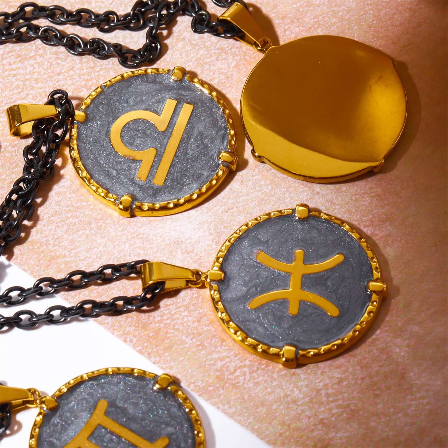 18K Gold Retro Zodiac Astrology Pendant Necklace - Personalized Horoscope Jewelry Gift for Women | Perfect for Birthday, Anniversary & Spiritual Occasions