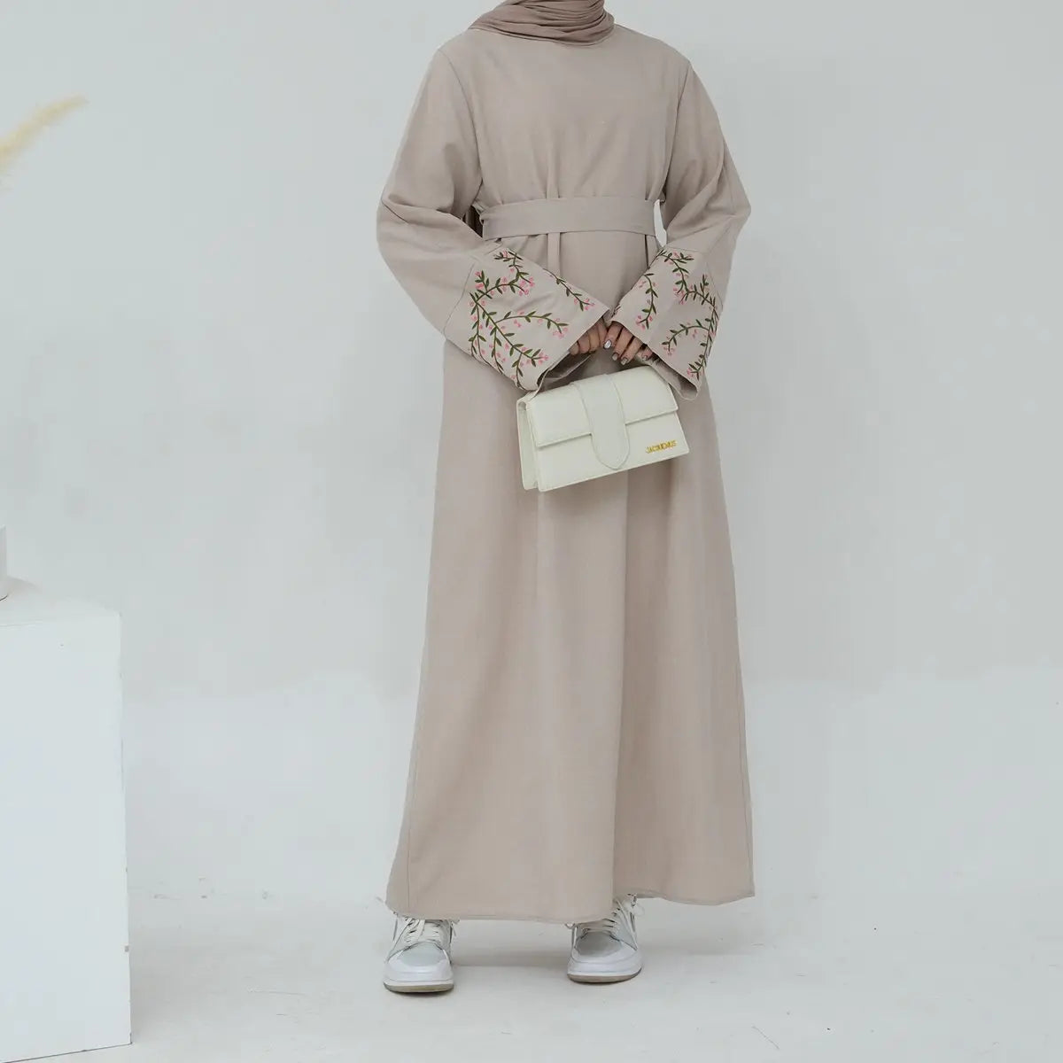 Elegant Floral Embroidery Abaya Dress for Women - Modest Islamic Fashion for Prayer, Eid & Special Occasions