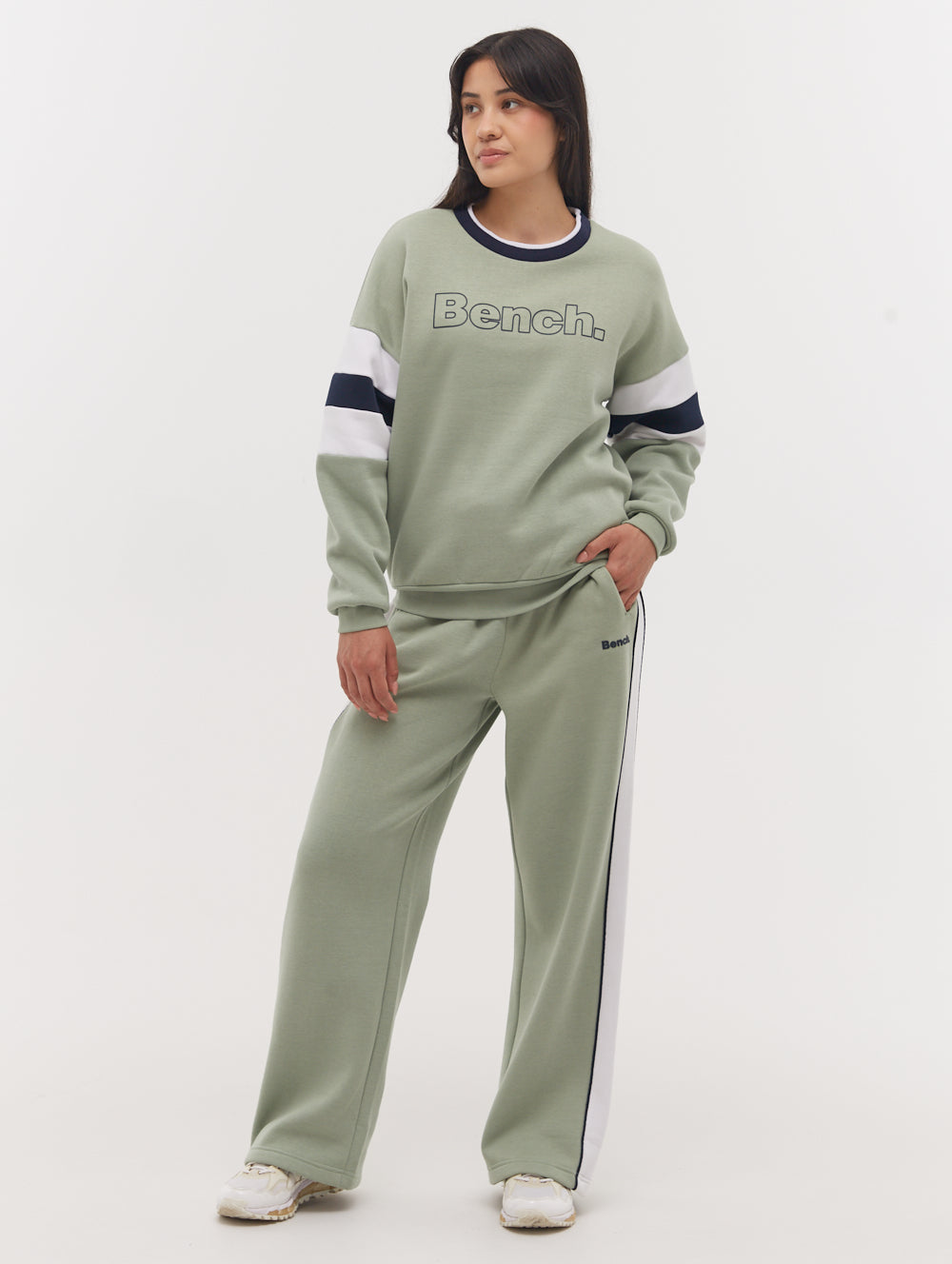 Hendra Stripe Sleeve Crew Neck Sweatshirt for Women | Casual Comfort Pullover | Perfect for Everyday Wear, Lounging & Weekend Outfits