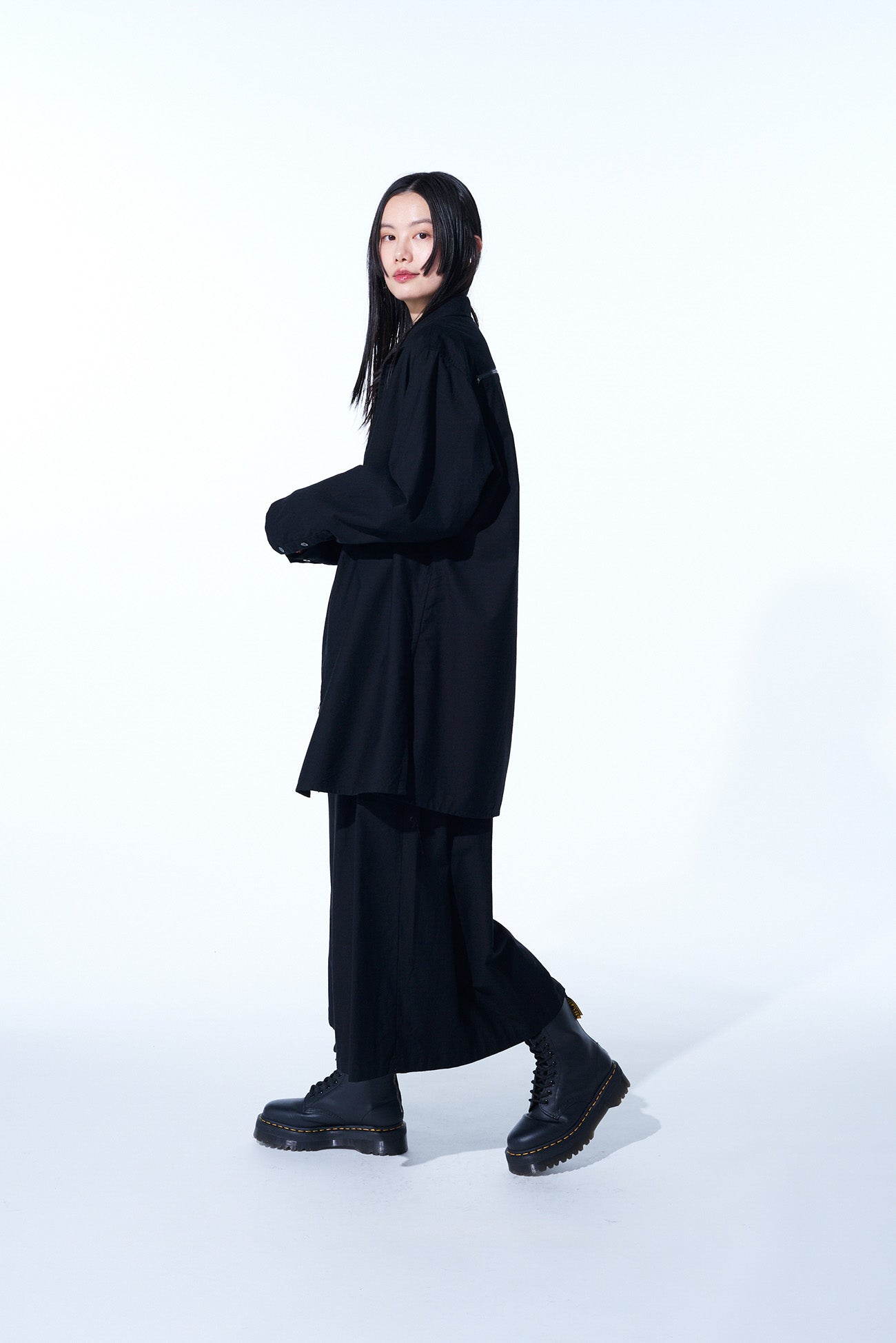 Stylish Cotton Twill Cropped Wide Pants with Gusseted Flap Pockets - Women's High Waisted Casual Trousers for Work, Travel & Everyday Wear