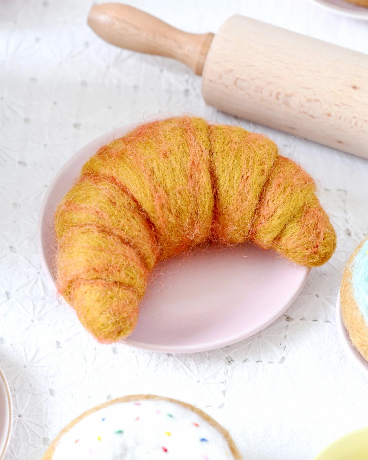 Plain Croissant Felt Play Food - Soft & Realistic Pretend Play Toy for Kids - Perfect for Tea Parties, Kitchen Role Play & Early Learning Activities