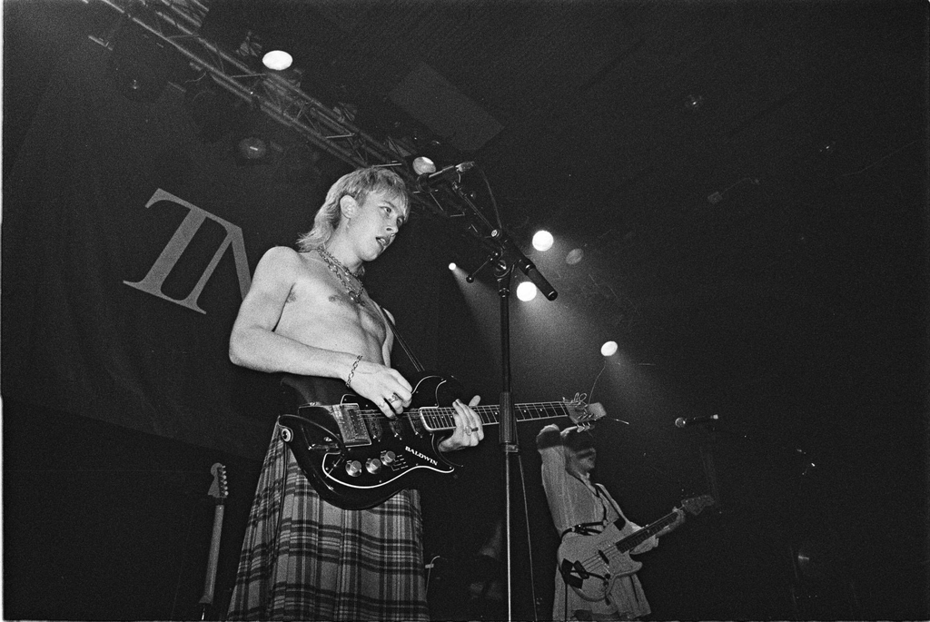 LOMOGRAPHY Berlin Kino Black & White 400 ISO 35mm Film (36 Exposures) - Perfect for Street Photography & Vintage Film Aesthetics