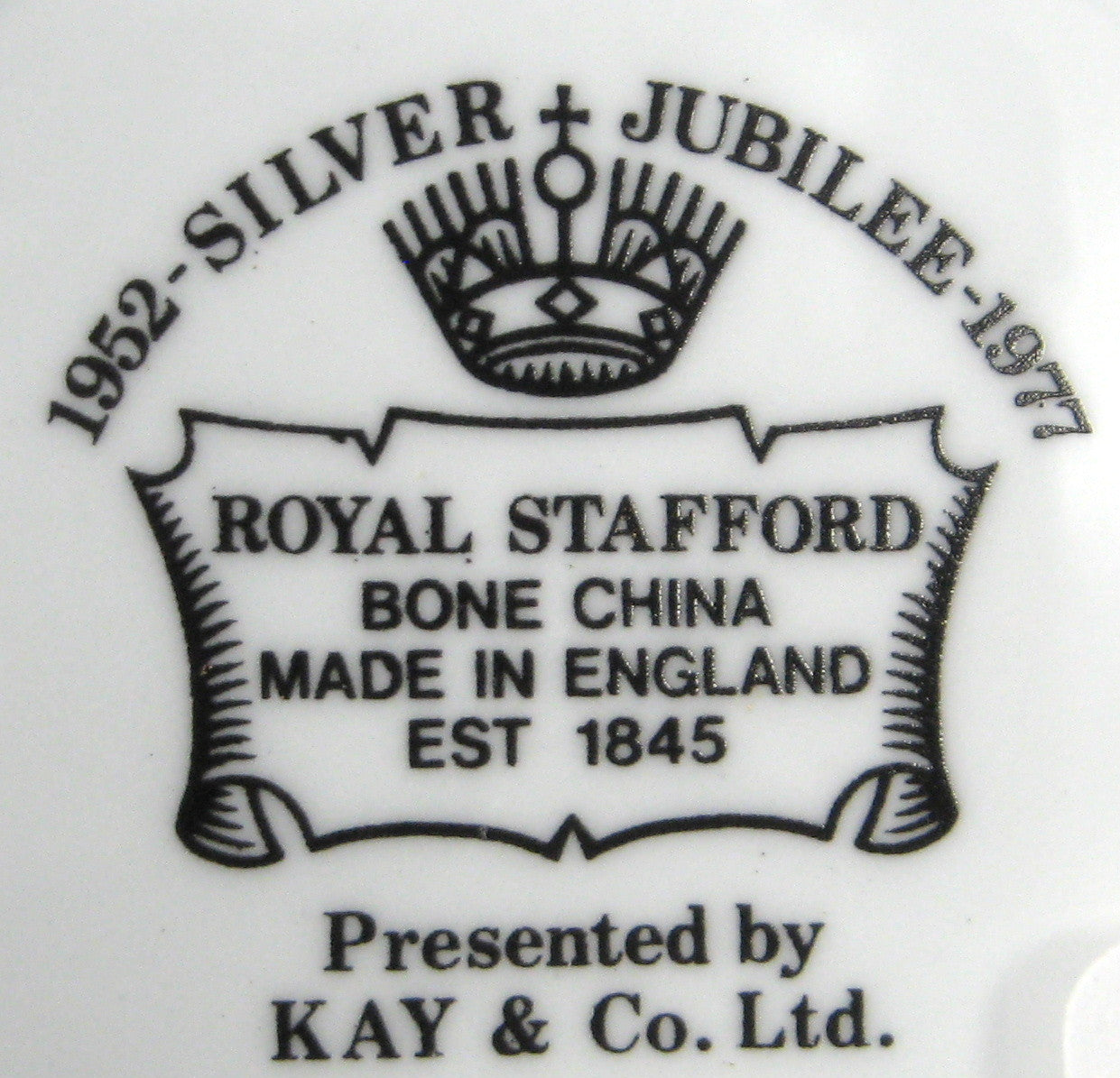 Royal Stafford Dish Queen Elizabeth II Silver Jubilee Commemorative Plate 1977 with Original Box | Collectible Souvenir for Royal Memorabilia Enthusiasts & British History Fans