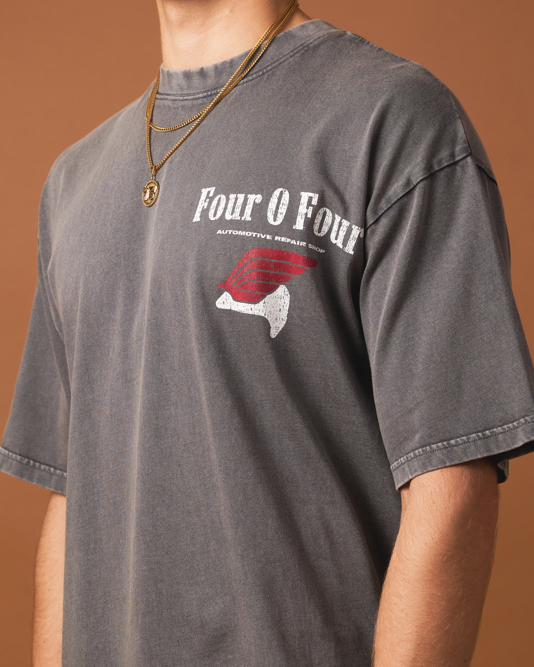 404 Smoke House Vintage T-Shirt - Retro Charcoal Graphic Tee for Men & Women - Perfect for Casual Wear, Street Style & Music Festivals