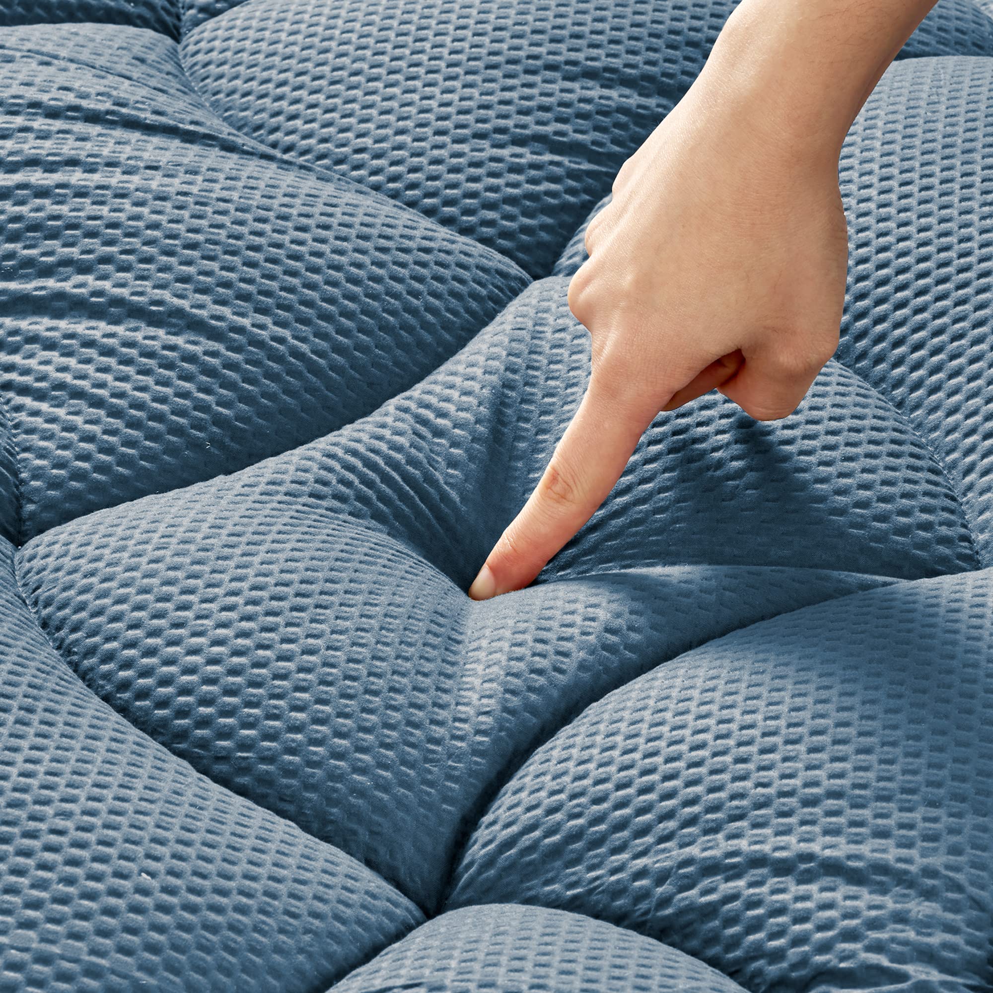 Cooling Mattress Pad with Quilted Pillow Top - Super Soft & Breathable Bed Topper for King Size Beds (8