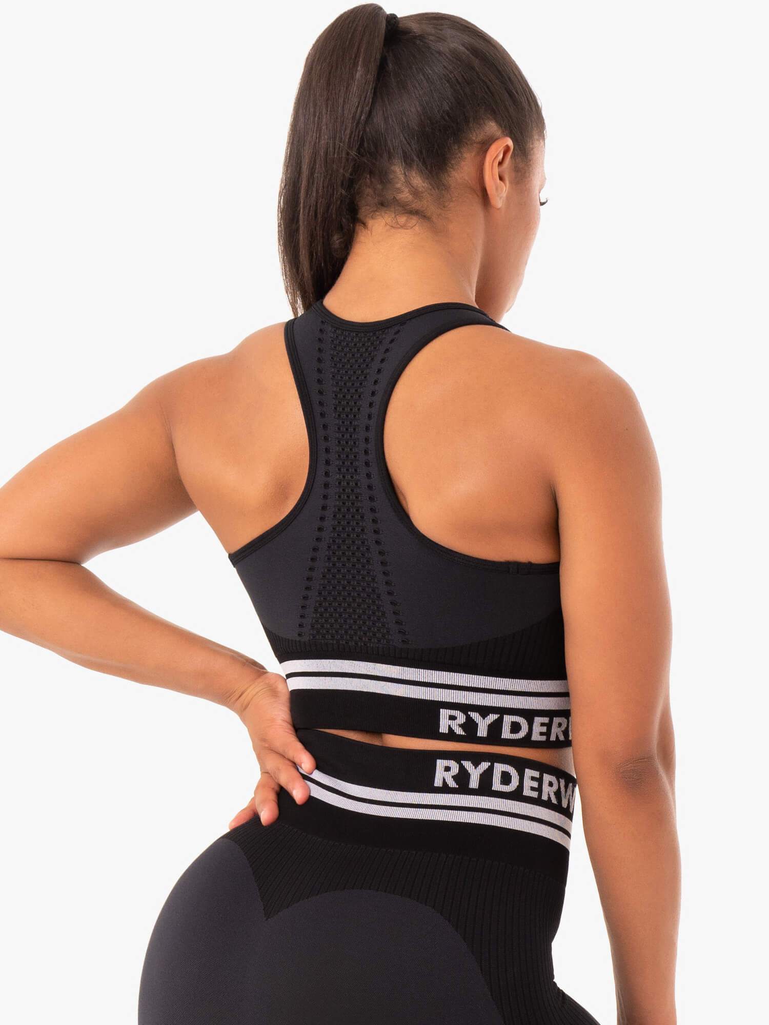 Freestyle Seamless Longline Sports Bra for Women - High Support Workout Top - Breathable Yoga Bra for Running, Gym & Activewear - Black
