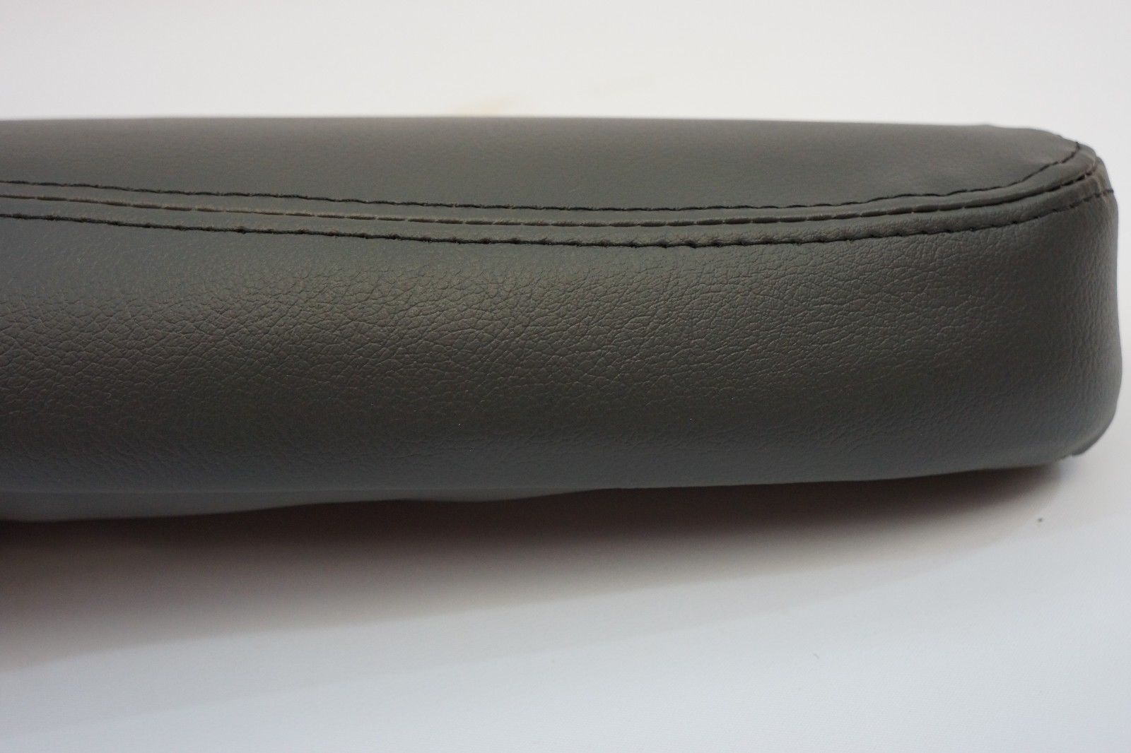 2000-2007 Chevy Silverado Avalanche & GMC Sierra Armrest Cover - Dark Gray PU Leather Replacement - Comfort & Protection for Truck Interior | Perfect for Road Trips & Daily Commuting