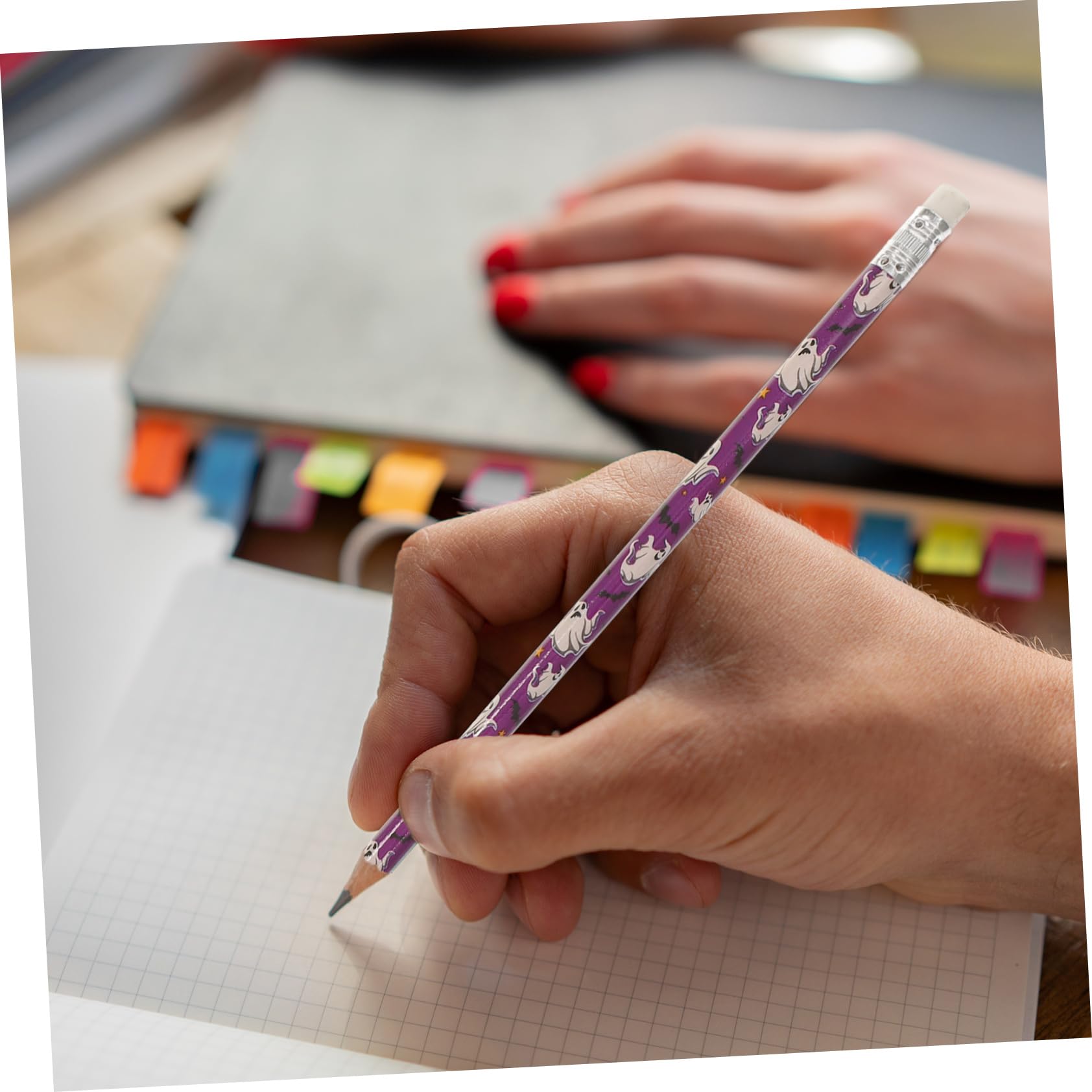 KALLORY 200 Pcs Halloween Pencils - Bulk Halloween Themed Wooden Pencils for Graffiti, School & Office Supplies - Perfect for Trick or Treat Gifts, Classroom Rewards & Halloween Party Favors