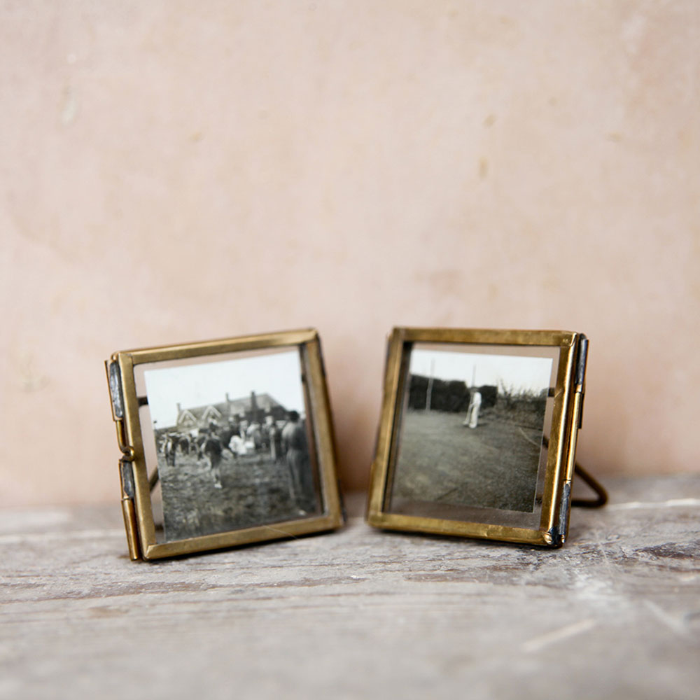 Elegant Tiny Brass Picture Frame - 3x5 Inch Mini Photo Display for Home Decor, Desk, or Gift - Perfect for Wedding, Family, and Travel Memories