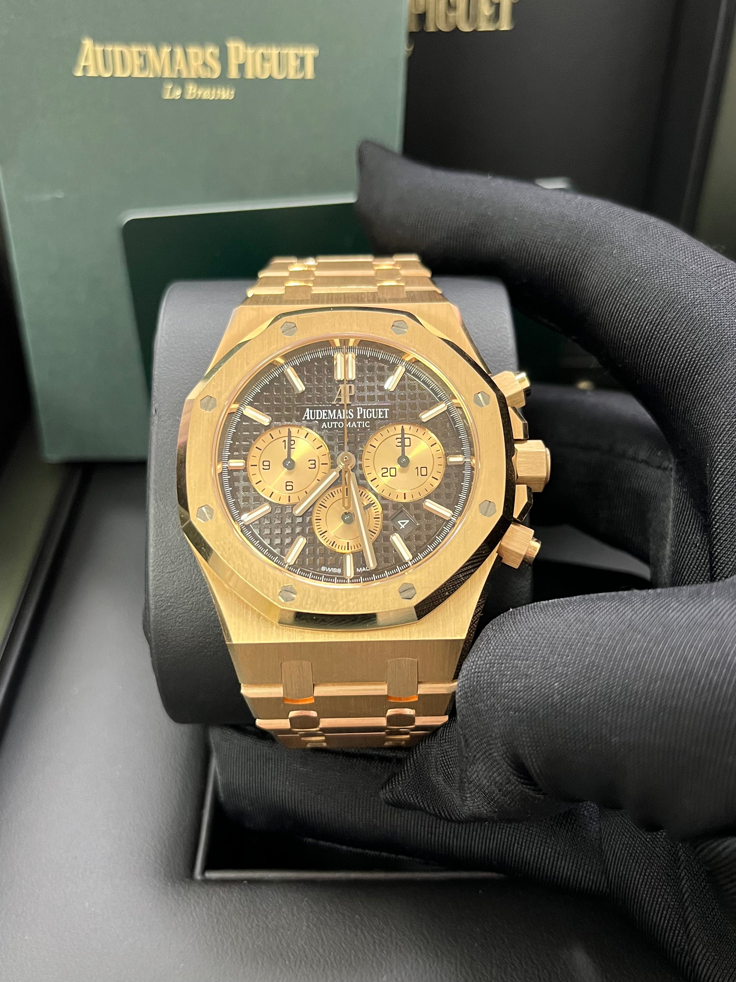 Audemars Piguet Royal Oak Selfwinding Chronograph Watch - 18K Rose Gold Case, Chocolate Dial with Rose Gold Subdials (Ref#26331OR.OO.D821CR.01) | Luxury Swiss Timepiece for Men, Perfect for Business Meetings & Formal Events