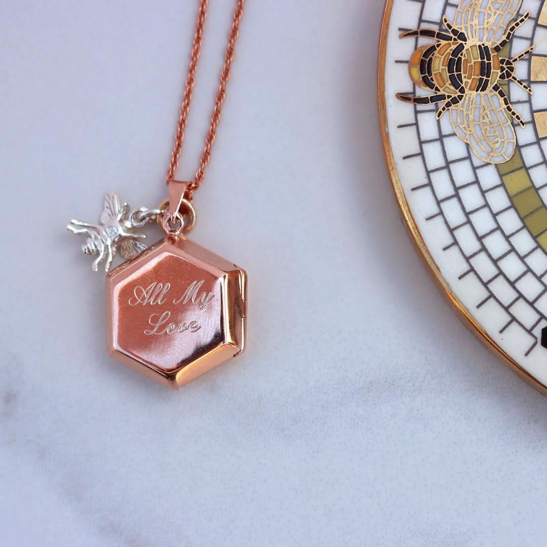 Rose Gold Bee Locket Necklace with Photo Insert - Elegant Jewelry Gift for Women, Perfect for Valentine's Day, Mother's Day & Special Occasions