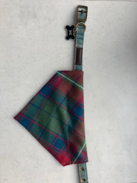 Stylish Plaid Dog Bandana for Small & Large Dogs - Adjustable & Comfortable Pet Accessory for Daily Walks, Photo Shoots & Special Occasions