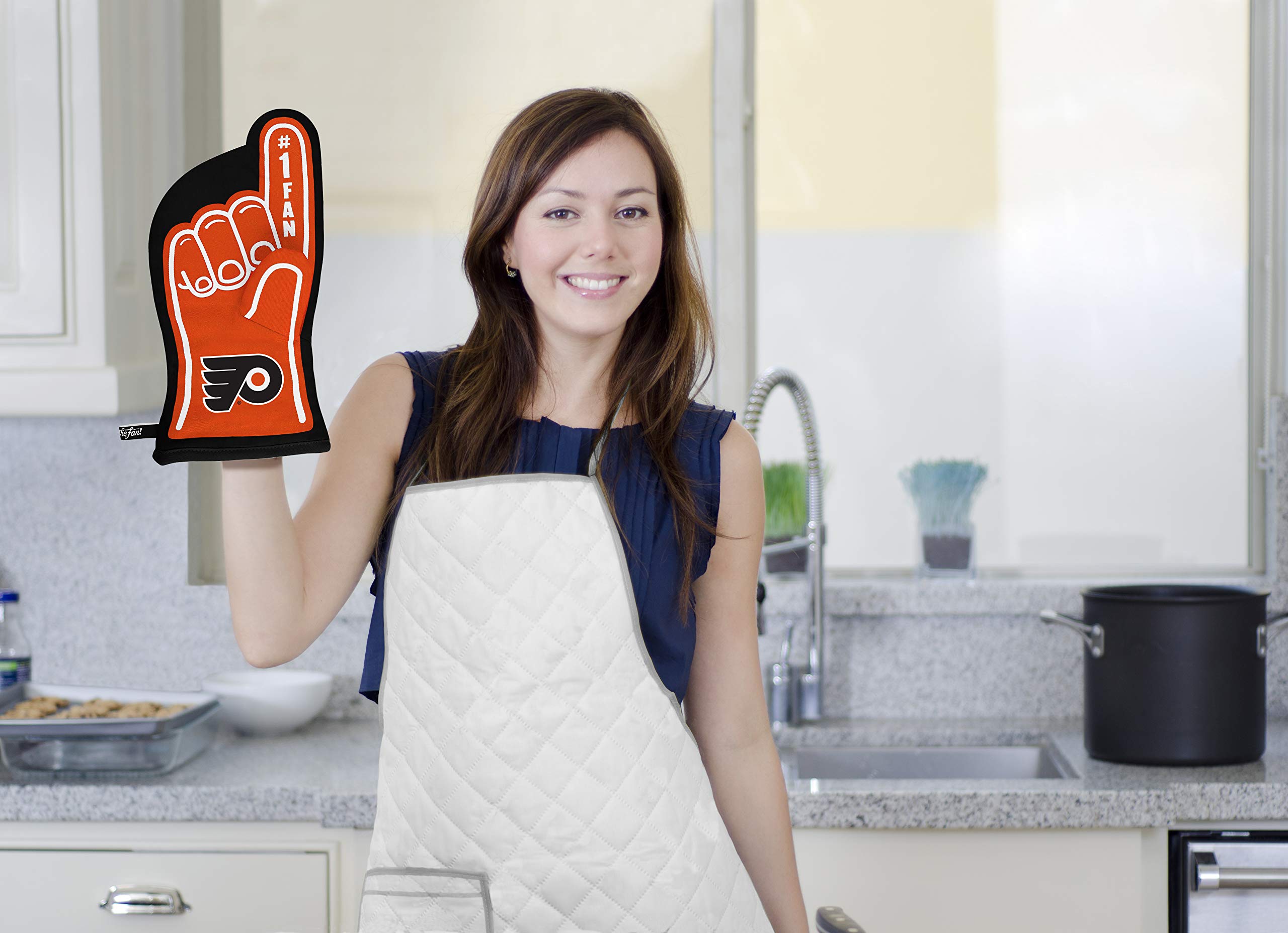 YouTheFan NHL #1 Oven Mitt - Heat Resistant Glove for Cooking, Baking & Grilling - Perfect for Game Day Snacks & Kitchen Safety