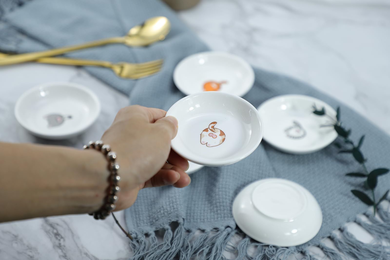 Funny Cartoon Cat Ceramic Sauce Dishes - Cute Cat Butt Sushi Soy Dipping Bowls & Appetizer Plates - Set of 6 Small Serving Dishes for Kitchen, Home Decor & Cat Feeding | Perfect for Sushi Parties, Asian Dining & Pet Lovers Gifts