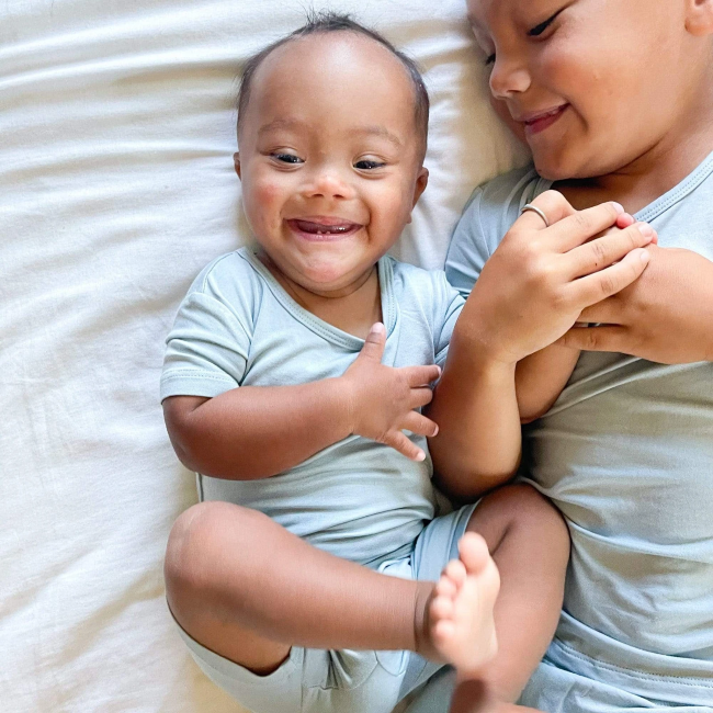 Kyte Baby Short Sleeve Toddler Pajama Set - Soft Cotton Sleepwear for Boys & Girls (Fog Color) - Perfect for Bedtime, Lounging & Playtime