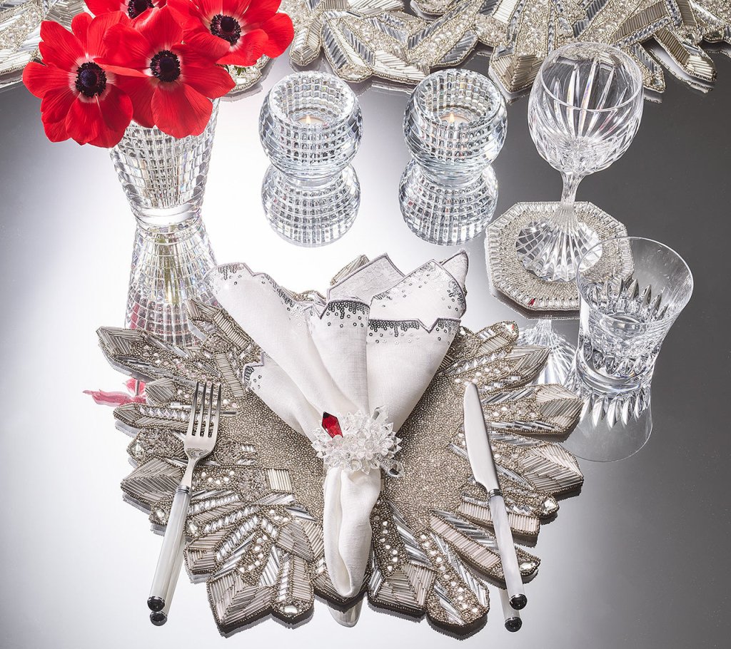 Luxury Crystal Napkin Rings Set of 4 - Elegant Tableware for Wedding, Dinner Party & Holiday Decor - Gift Box Included