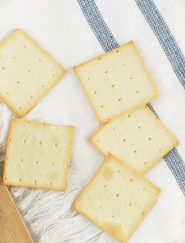 Premium Olive Oil Dipping Crackers - Artisan Baked, Crispy & Flavorful Snacks for Parties, Charcuterie Boards & Wine Pairings