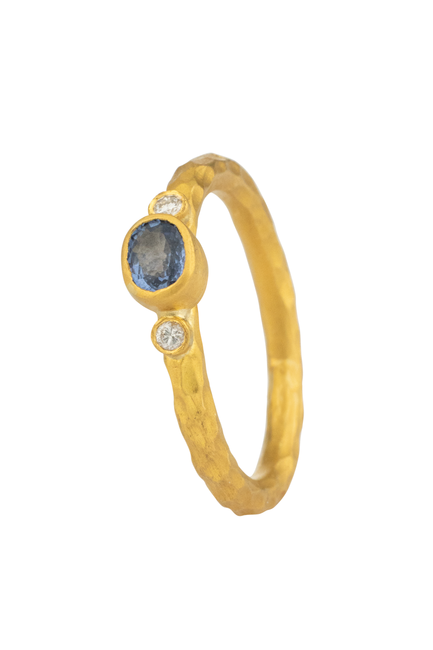 Exquisite Sapphire and Round Diamond Engagement Ring for Women - Perfect for Proposals, Weddings & Anniversary Gifts