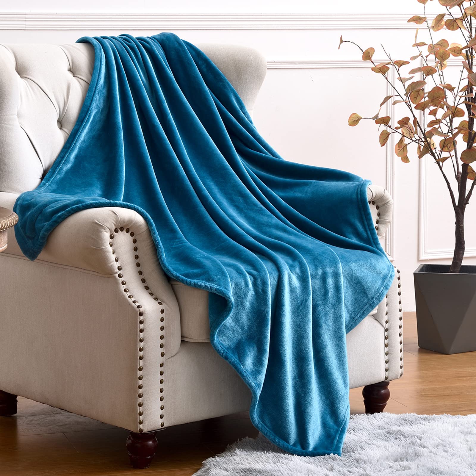 SOCHOW Premium Flannel Fleece Blanket - Twin XL Size Ultra Soft All-Season Blanket for Bed, Couch & Travel - Lightweight Cozy Throw in Teal Green - Perfect for Home, Office & Outdoor Use
