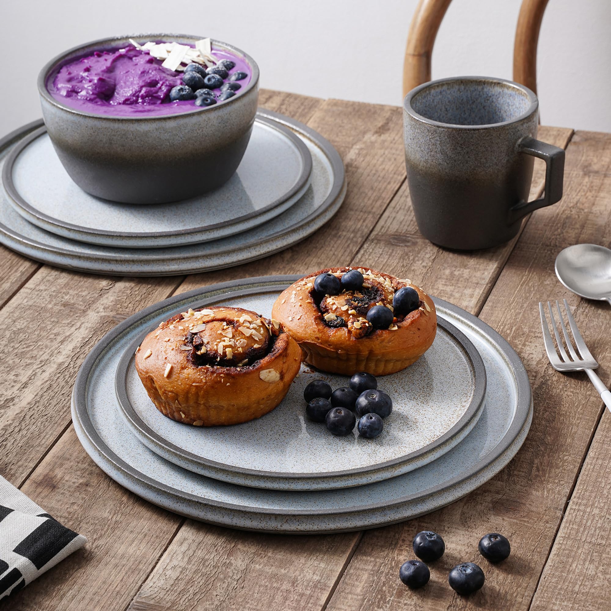 Stone Lain Vince Stoneware Reactive Glaze Dinnerware Set - 16-Piece Gray Dinner Set for 4, Durable Ceramic Plates & Bowls - Perfect for Family Dinners, Entertaining Guests & Restaurant-Style Dining