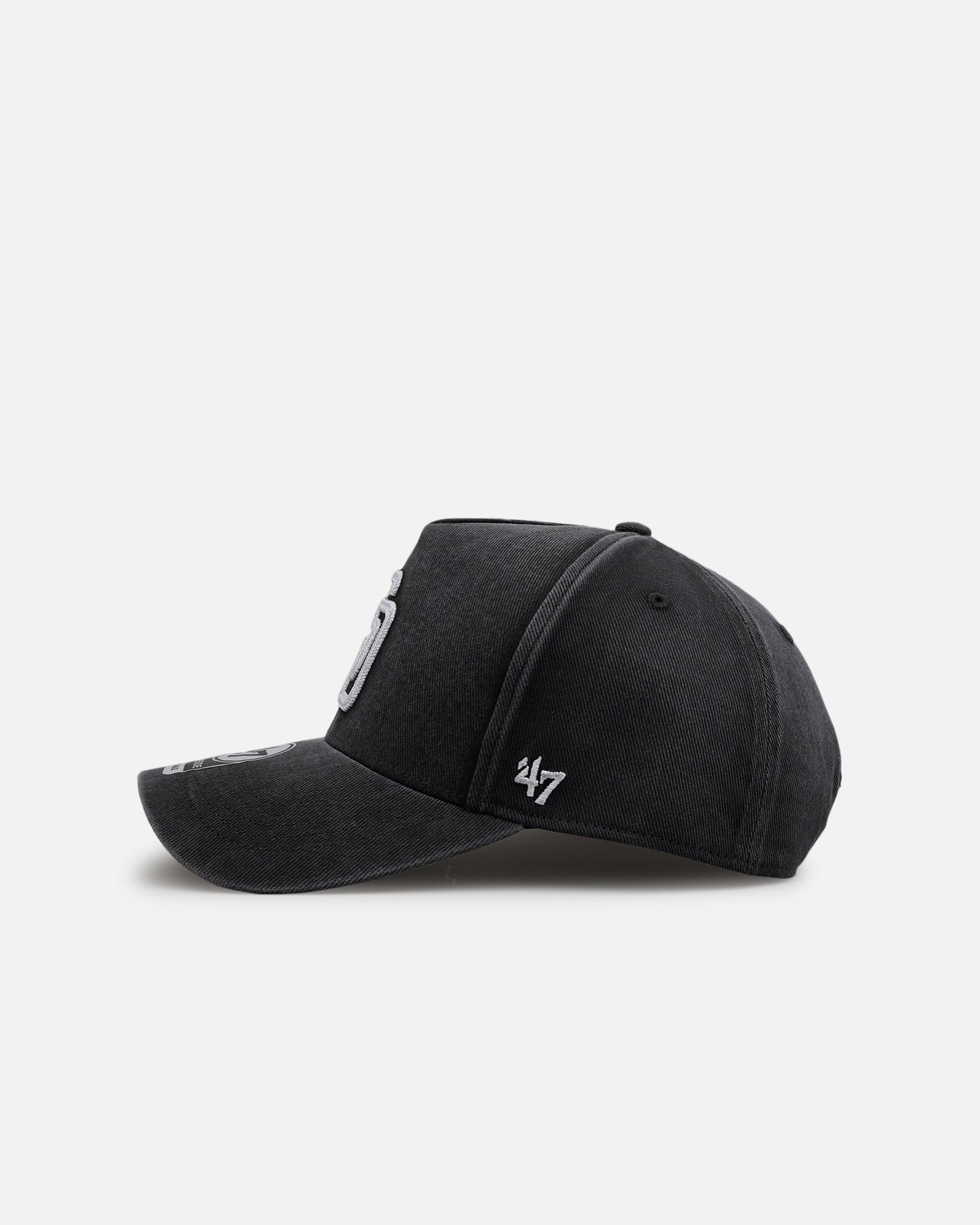47 Brand San Diego Padres 'Washed Black' Snapback Hat - Adjustable Baseball Cap for Men & Women - Perfect for Baseball Games, Streetwear Fashion & Casual Outings