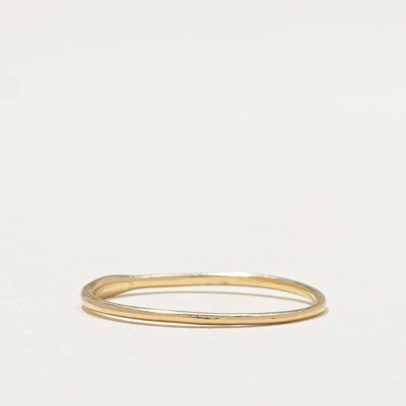 14K Yellow Gold Plain Wedding Band Ring - 0.93mm Thin Comfort Fit Size 6.75 - Perfect for Engagement, Anniversary & Everyday Wear