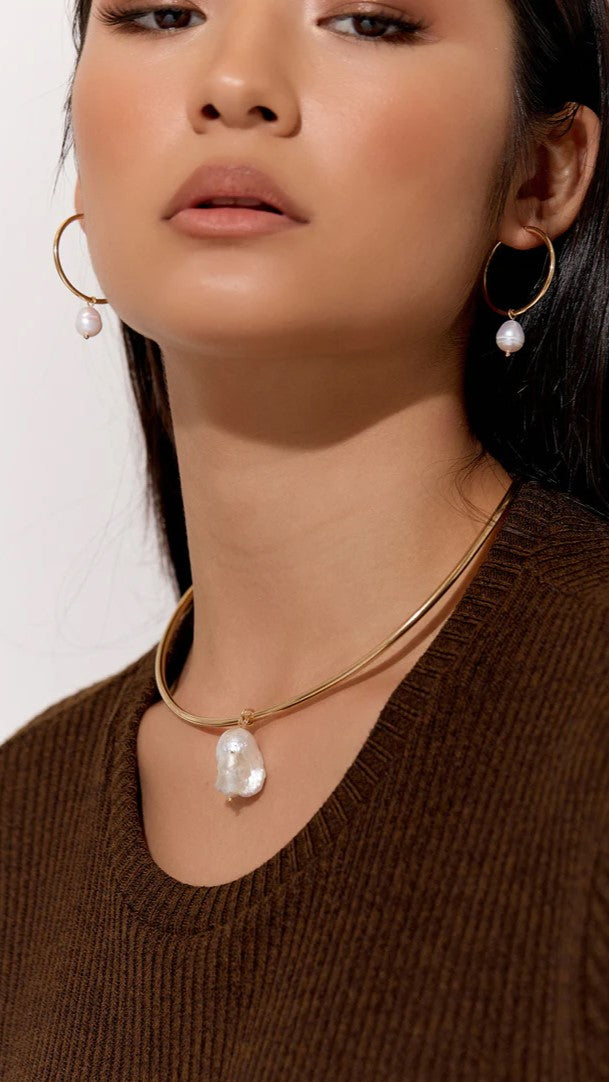 Freshwater Pearl Drop Midi Hoop Earrings in Gold - Elegant Jewelry for Women, Perfect for Weddings, Parties & Everyday Wear
