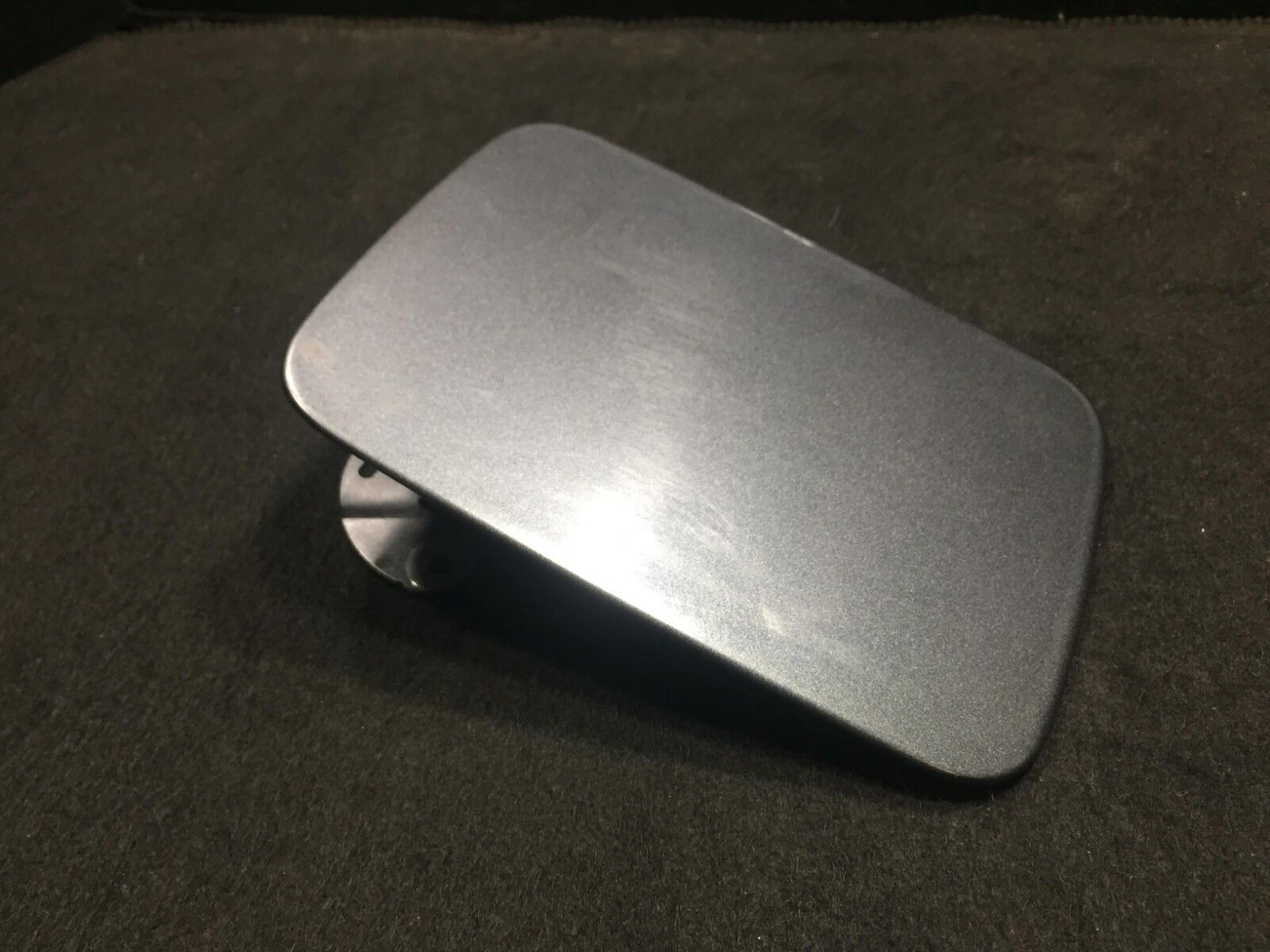 2003-2007 Cadillac CTS Fuel Tank Door Lid Replacement - OEM D25 Compatible - Perfect for Gas Cap Cover Repair & Car Maintenance