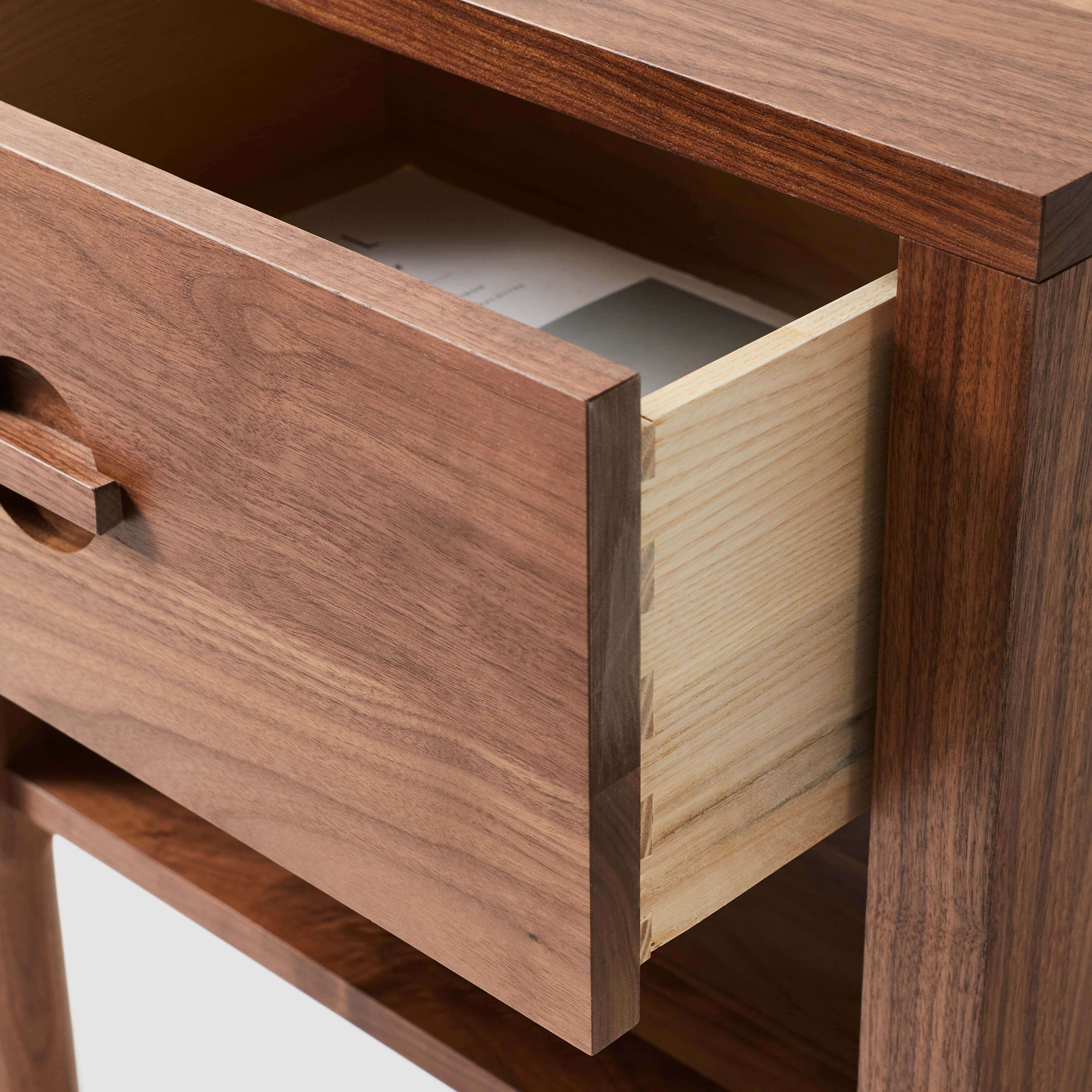 Stylish Avon Nightstand with Drawer - Modern Bedside Table for Bedroom, Living Room, or Office - Perfect for Storage and Decor