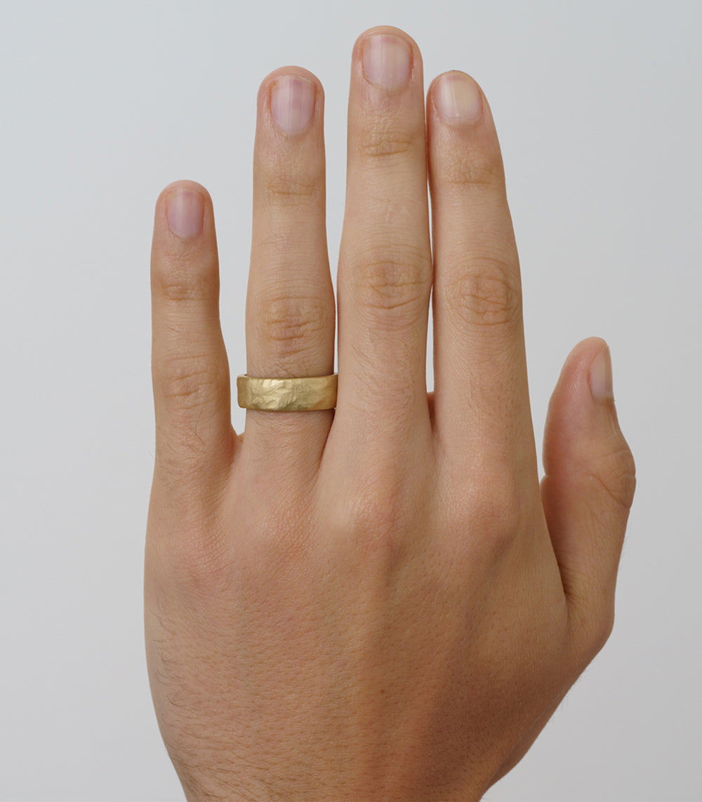 Raw Texture Wedding Band Ring for Men & Women - Handcrafted Tungsten Carbide Matte Finish - Perfect for Engagement, Anniversary & Couple Gifts