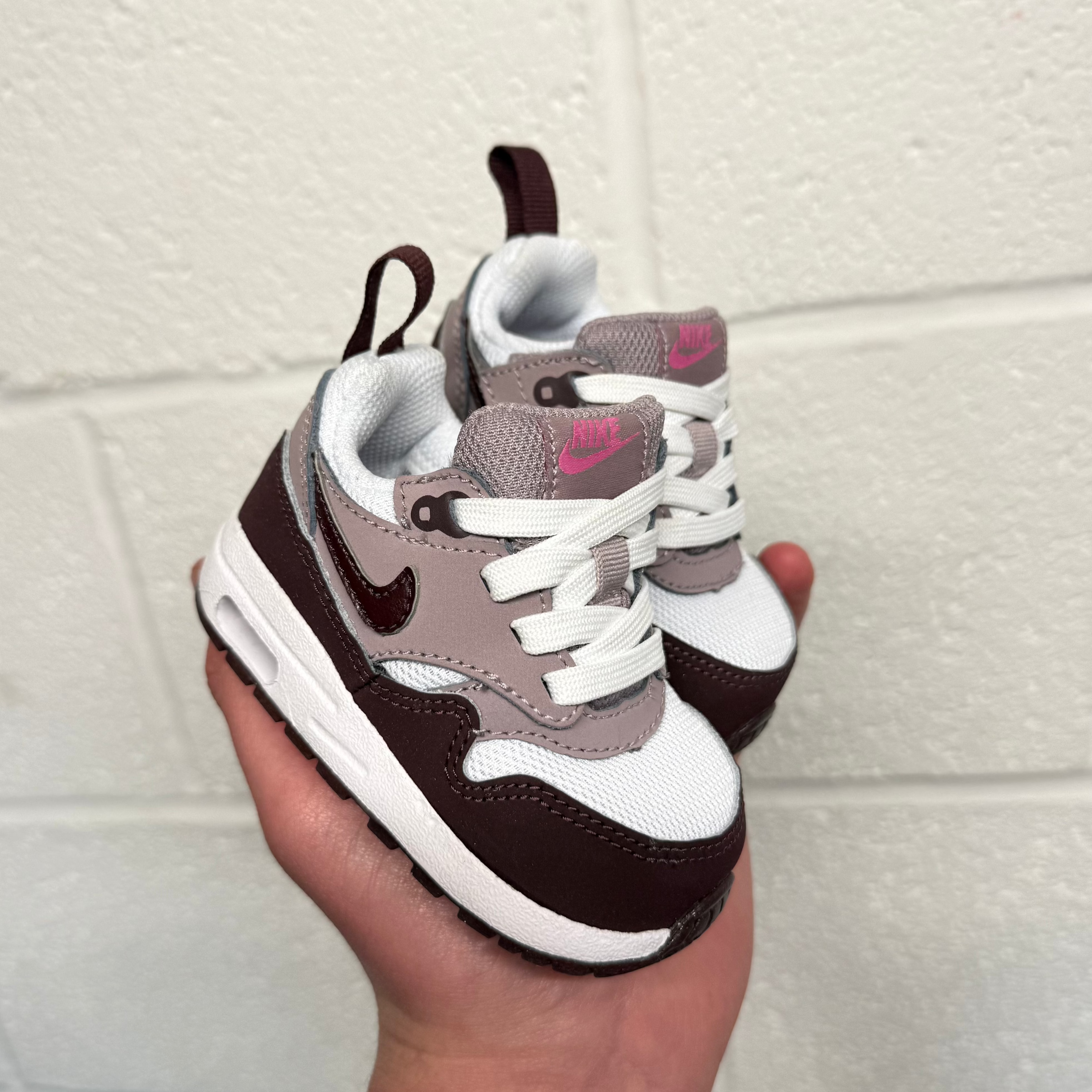Nike Infant Air Max 1 Sneakers - Lightweight Baby Shoes for Boys & Girls - Comfortable Cushioned Walking Shoes for Toddlers - Perfect for Playtime, Daycare & First Steps
