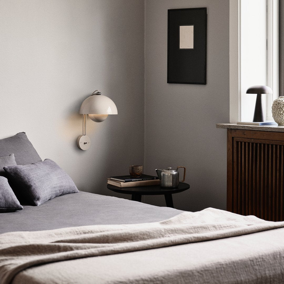 Modern SK13 Side Table - Small Accent Table for Living Room, Bedroom, or Office - Perfect for Holding Lamps, Drinks & Decor
