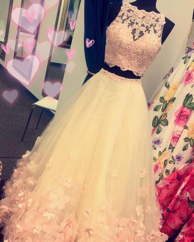 Elegant Blush Pink Lace Crop Top & Tulle Skirt Two-Piece Quinceanera Dress Set for Sweet 16, Prom, Pageant & Special Occasions