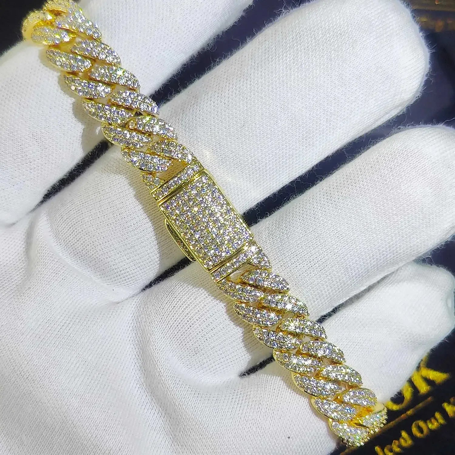 8 Iced Out VVS Diamond Moissanite Bracelet for Women - Luxury Tennis Bracelet with High-Quality Moissanite Stones - Perfect for Parties, Weddings & Special Occasions