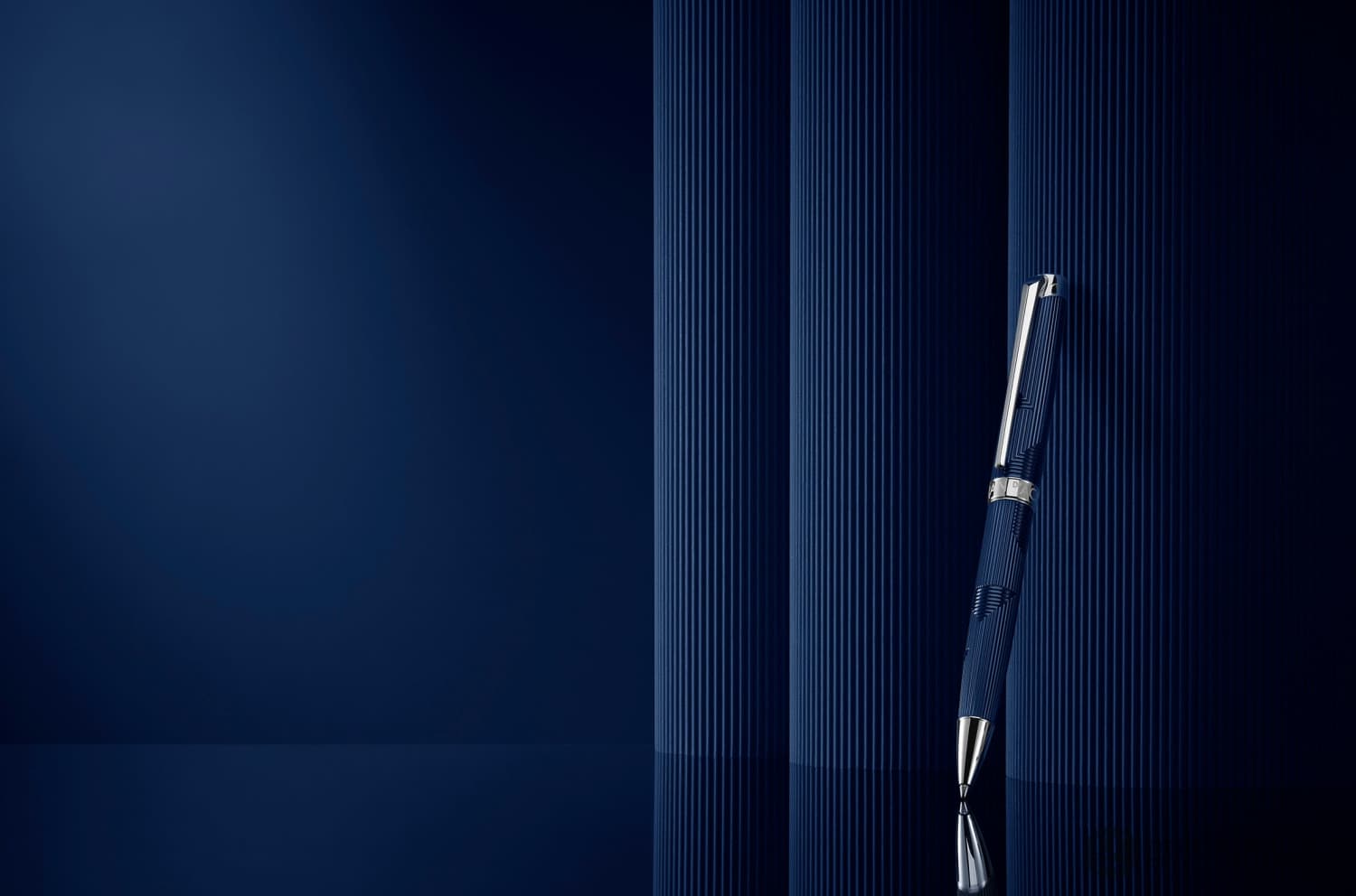 Premium Caran d'Ache Léman Ballpoint Pen - Blue Marine Ink - Luxury Writing Instrument for Professionals & Gifts - Ideal for Office, Business Meetings & Signature Signing