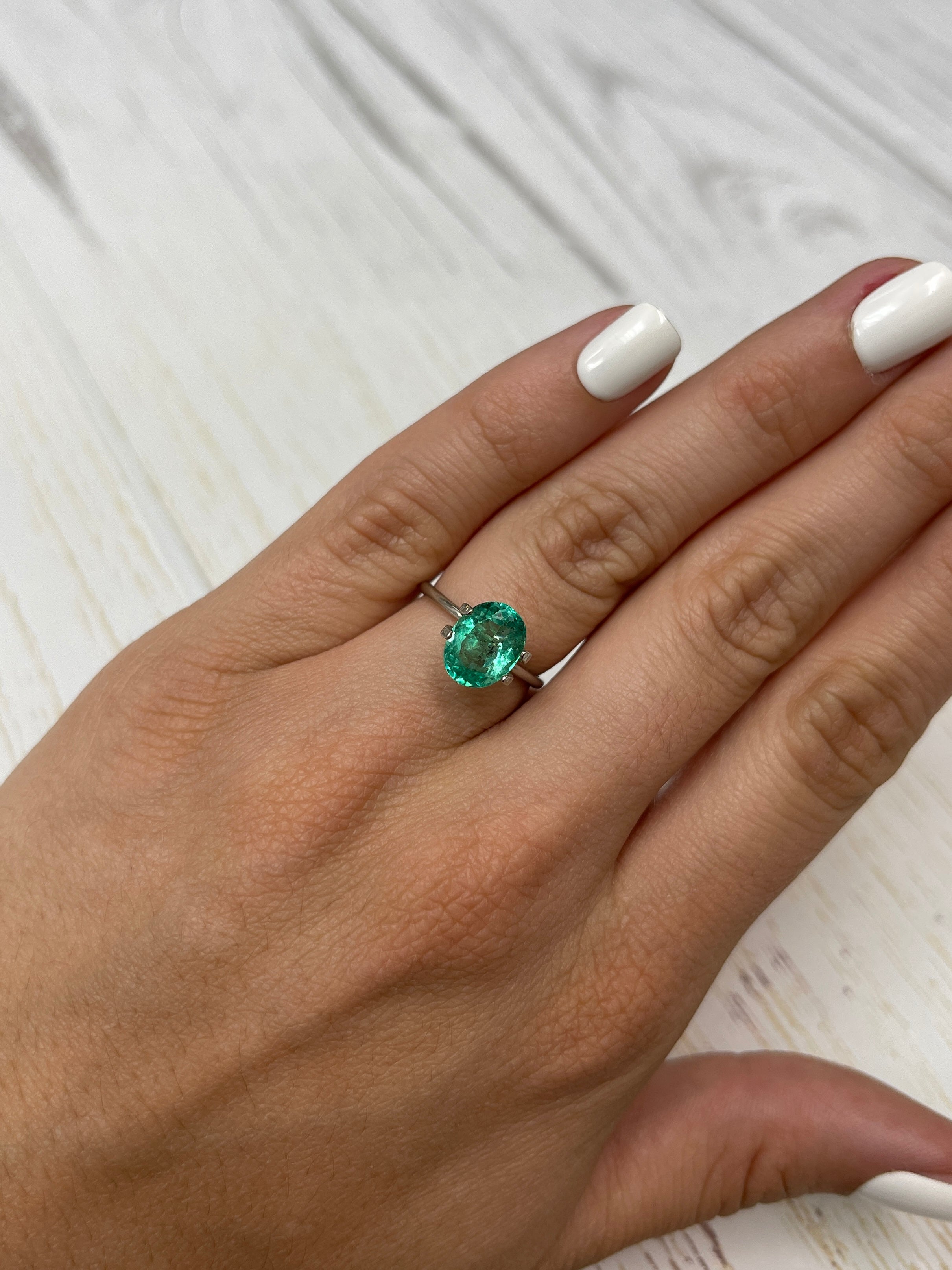 2.83 Carat 10x8mm Vivid Green Natural Colombian Emerald Gemstone - Oval Cut Loose Stone for Jewelry Making, Engagement Rings & Luxury Gifts