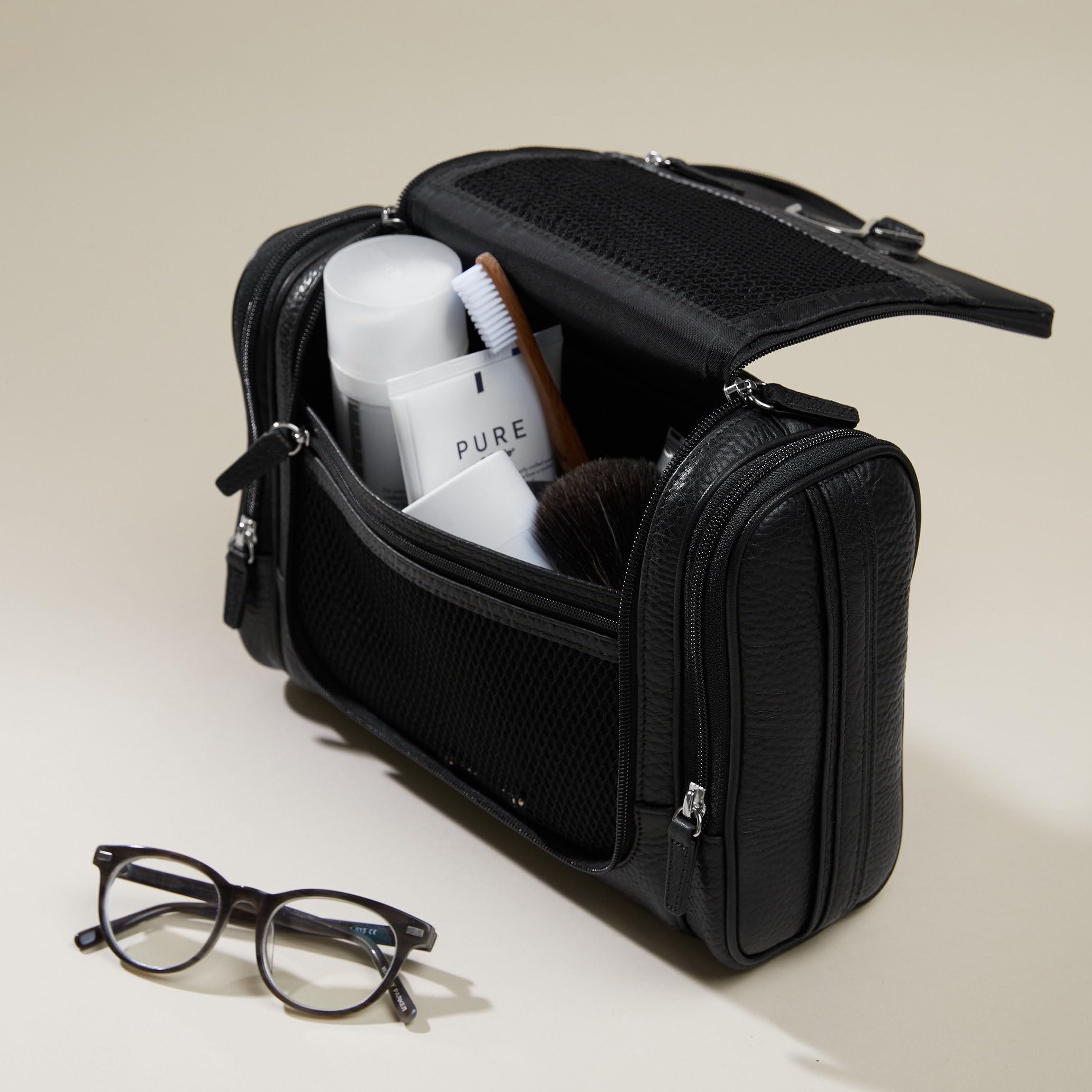 Premium Leather Hanging Toiletry Bag for Men & Women - Travel Cosmetic Organizer with Multiple Pockets - Perfect for Gym, Business Trips & Vacation Essentials