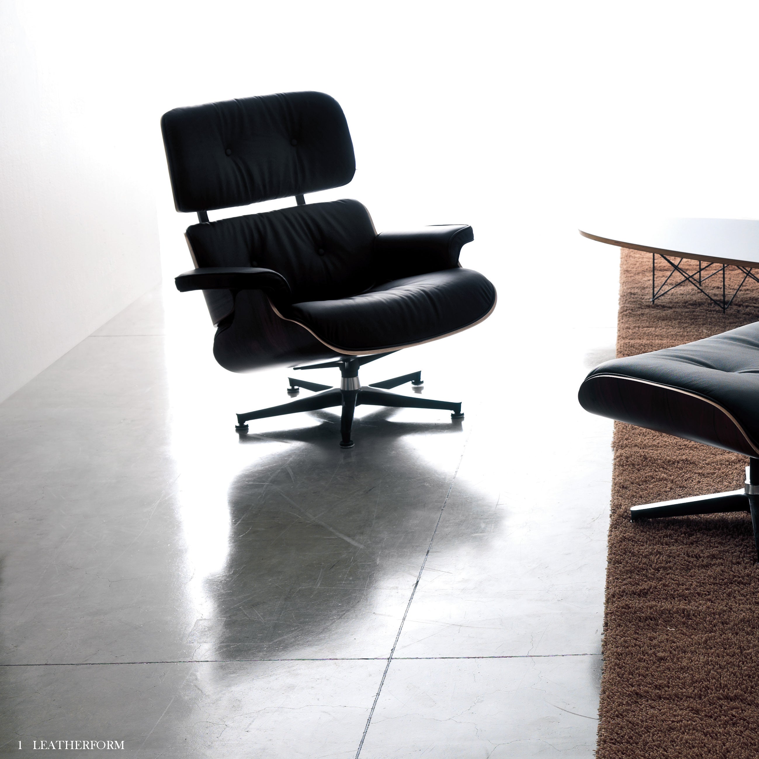 Mid-Century Modern Plywood Lounge Chair - Ergonomic Design for Living Room, Office & Patio - Comfortable Wooden Armchair for Relaxing & Reading