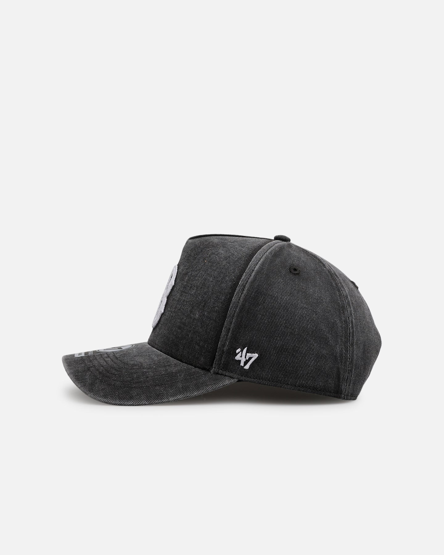 47 Brand Boston Red Sox 'Washed Black' Snapback Hat for Men - Adjustable Washed Black Baseball Cap with DT Logo - Perfect for Baseball Games, Streetwear Fashion & Casual Outfits
