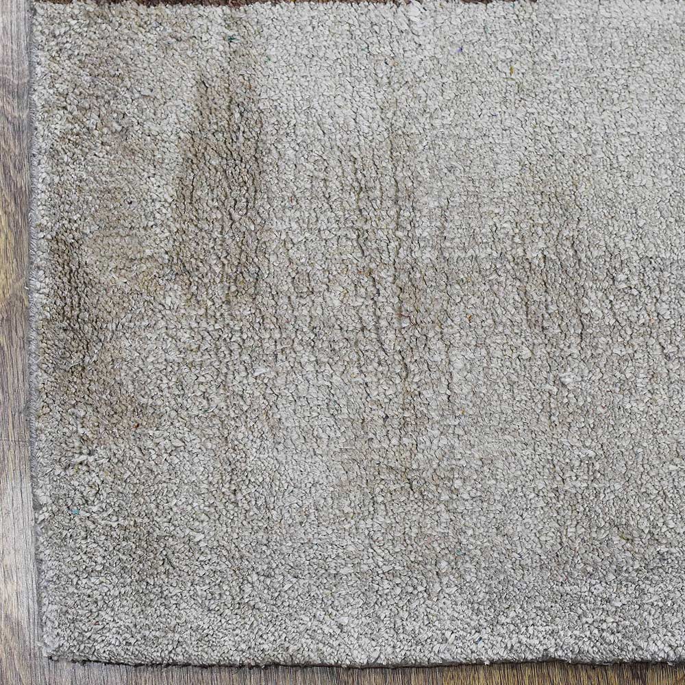 Hand-Knotted Diamond Pattern Area Rug - Luxurious & Durable for Living Room, Bedroom, or Office Decor