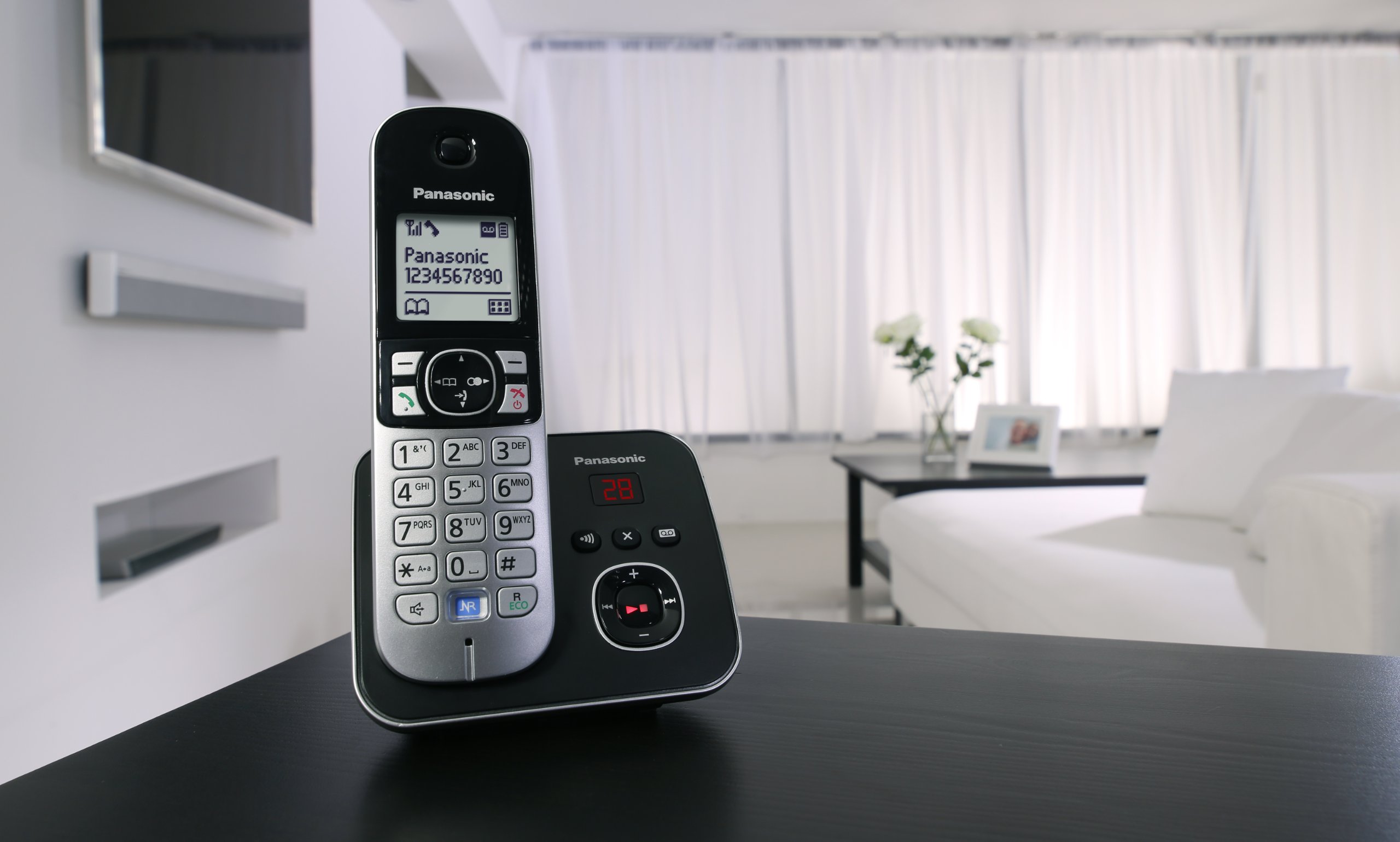 Panasonic KX-TG6824EB Quad Cordless DECT 6.0 Phone System with Answering Machine - Black/Silver - Ideal for Home & Small Business Office Use