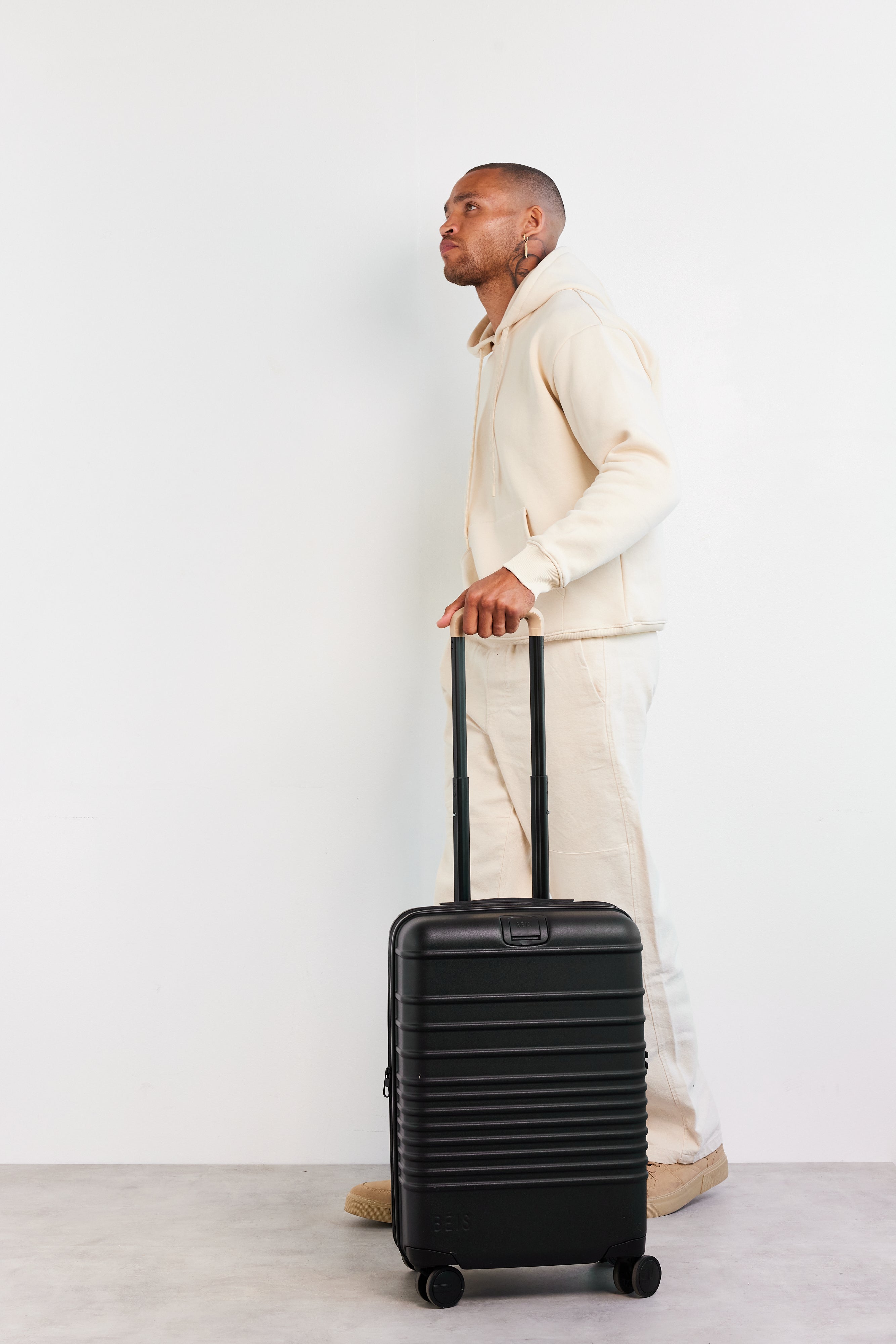 Best Black Carry On Roller Luggage - Lightweight & Durable Suitcase for Air Travel, Business Trips & Weekend Getaways