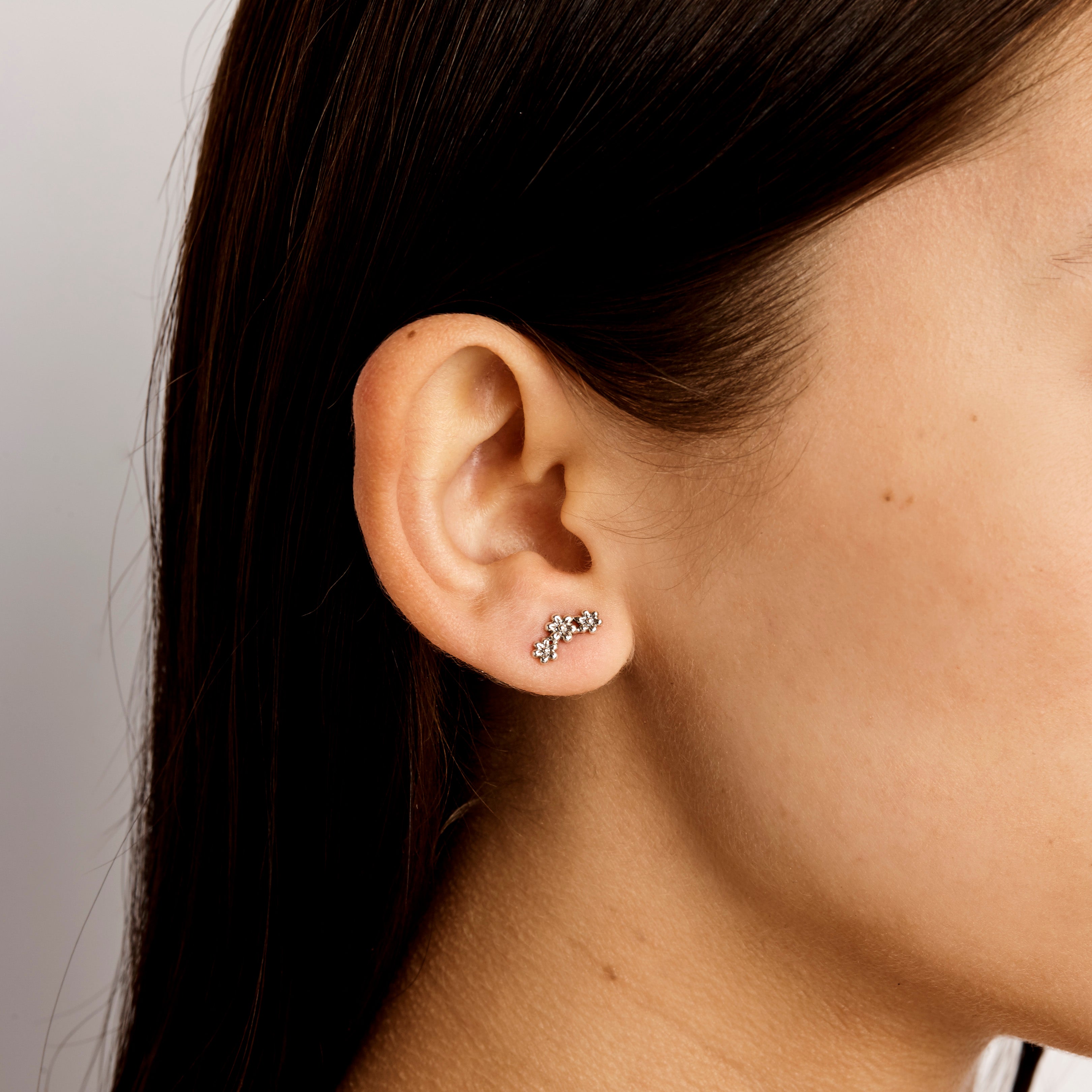 Daisy Chain Stud Earrings for Women - Trendy Floral Dangle Earrings for Everyday Wear & Special Occasions