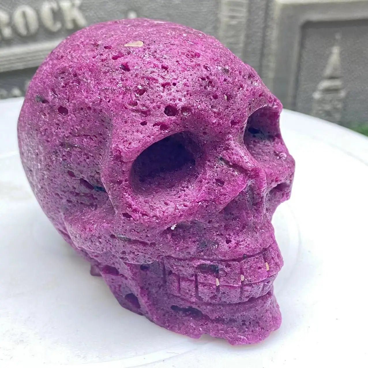 Natural Ruby Skull Crystal - Healing Meditation Stone for Positive Energy, Spiritual Decor & Unique Gift Idea for Yoga, Reiki, Feng Shui & Home Decoration