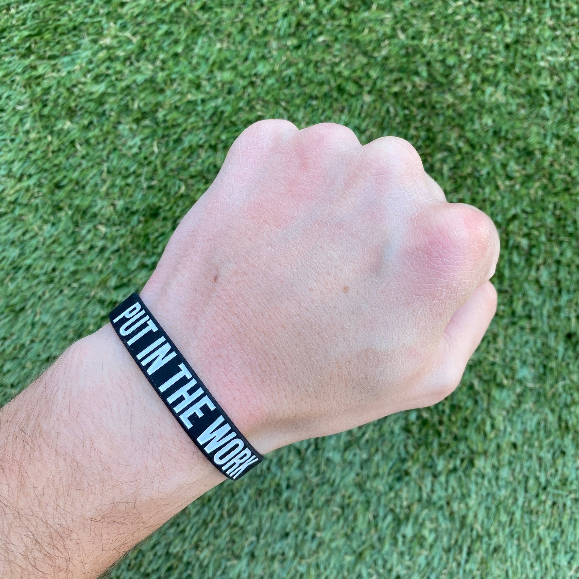PUT IN THE WORK Motivational Wristband - Inspirational Fitness & Workout Bracelet for Gym, Running & Sports - Silicone Wristbands for Men & Women