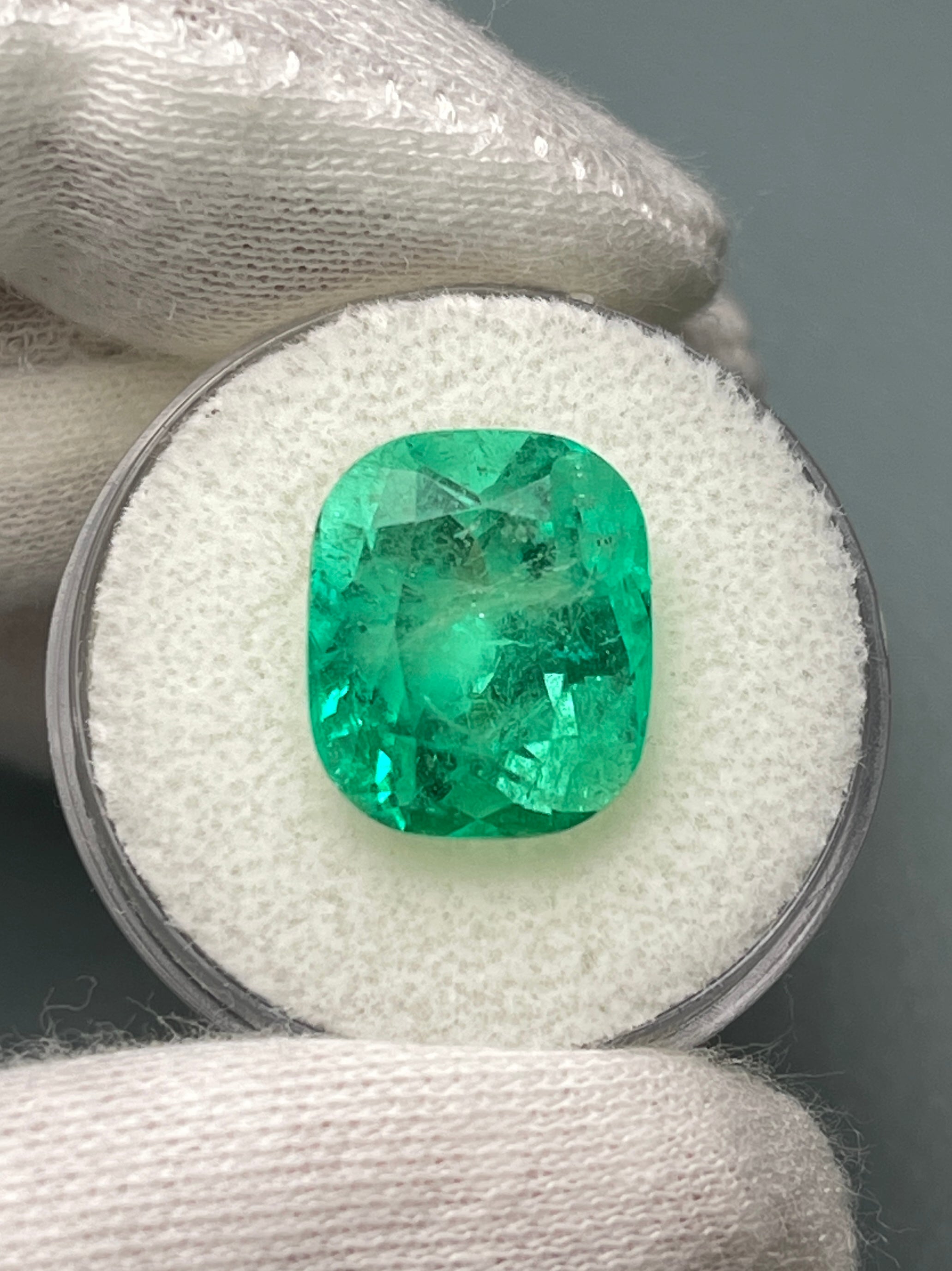 9.23 Carat 14x12mm Muzo Yellowish Green Natural Loose Colombian Emerald Cushion Cut Gemstone for Jewelry Making, Engagement Rings & Luxury Gifts