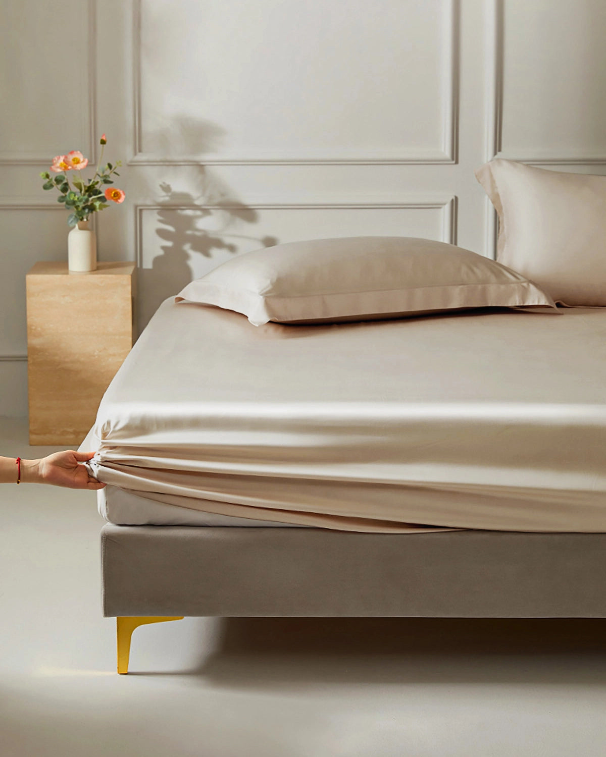 19 Momme 100% Mulberry Silk Fitted Sheet - Queen Size Luxury Bedding for Soft & Breathable Sleep - Perfect for Hot Sleepers & Sensitive Skin