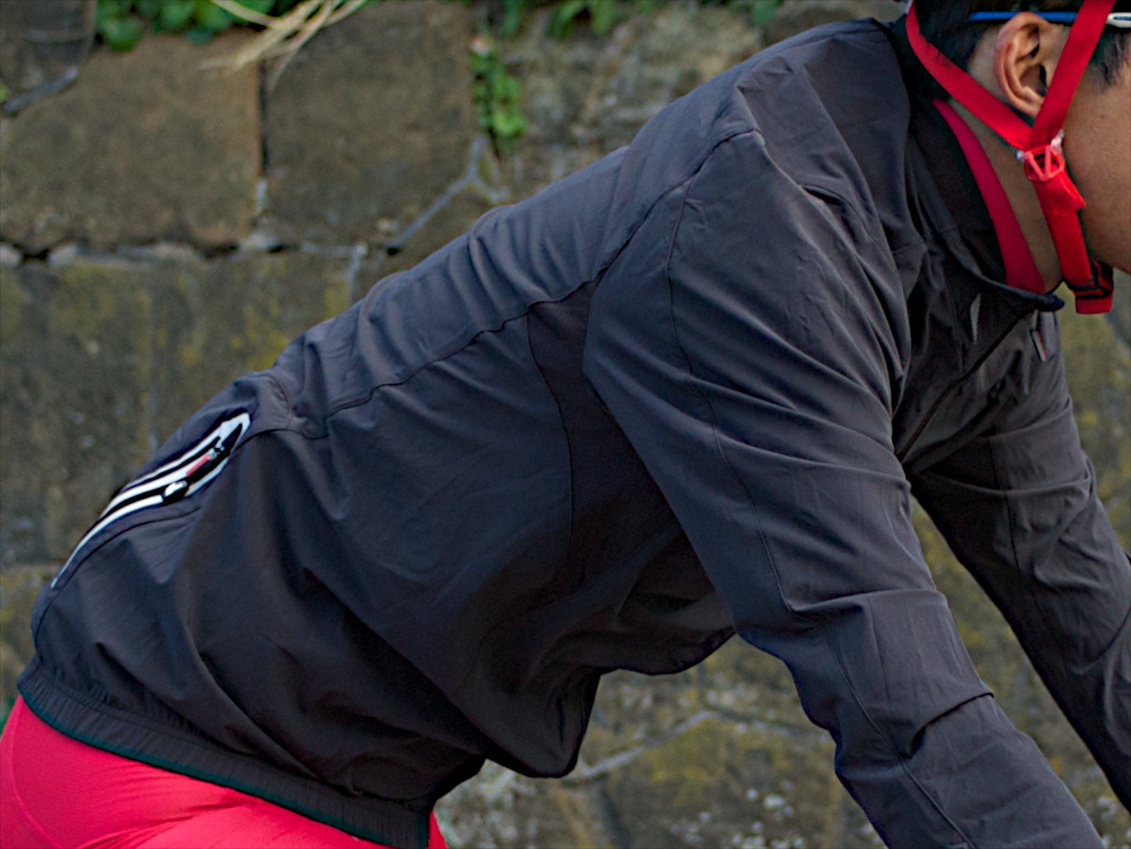 Sugoi Men's RS Cycling Jacket - Lightweight, Waterproof & Breathable for Road Biking & Outdoor Sports