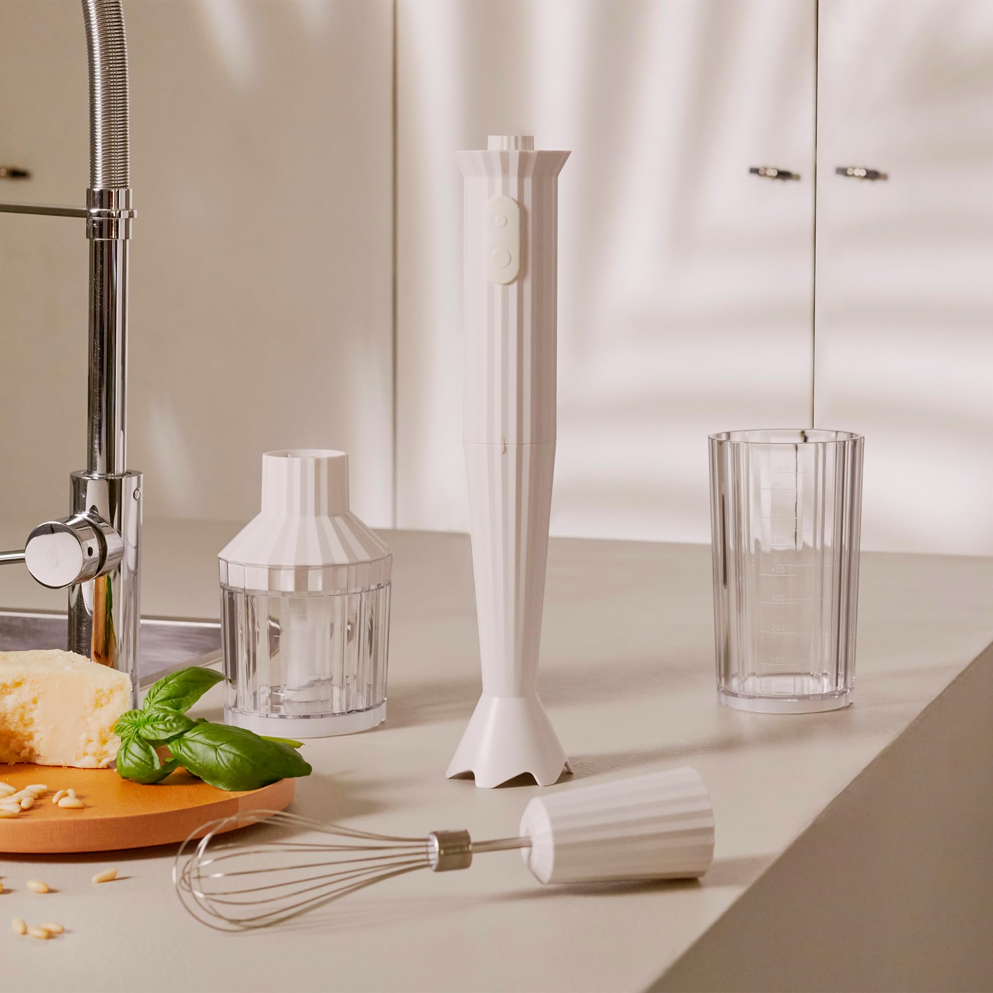 Alessi Plissé MDL10SW/US 200W Hand Blender Set - Includes Measuring Cup, Whisk & Chopper Accessories - White Thermoplastic Resin - US Plug - Perfect for Smoothies, Soups & Baby Food Preparation